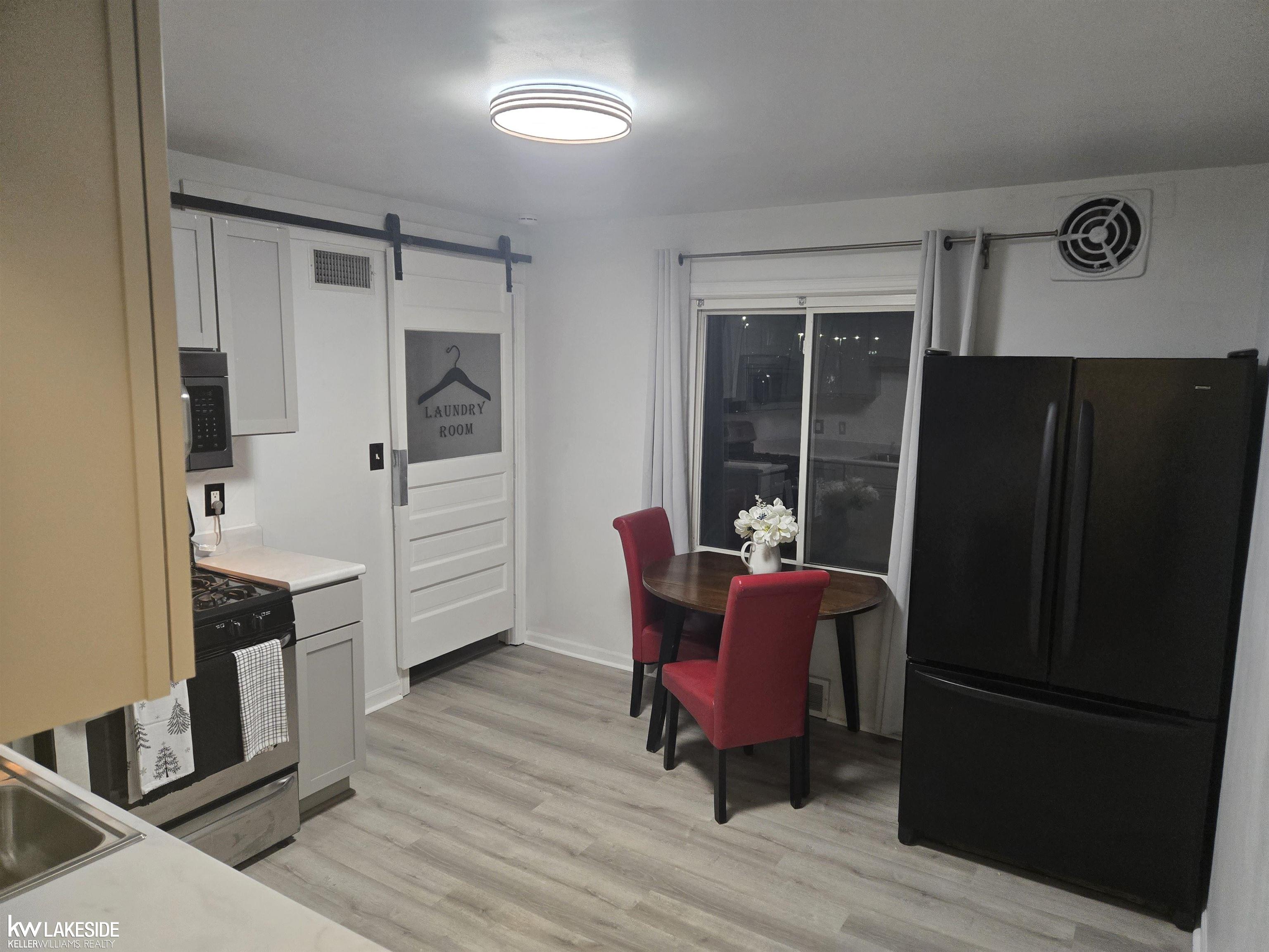 Center Line, MI, 48015