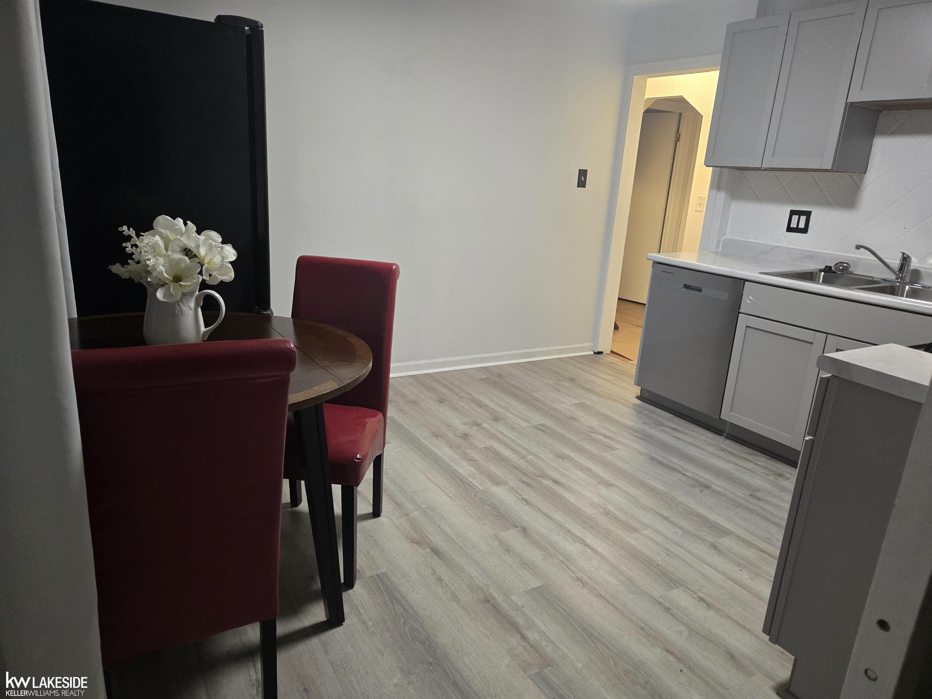 Center Line, MI, 48015