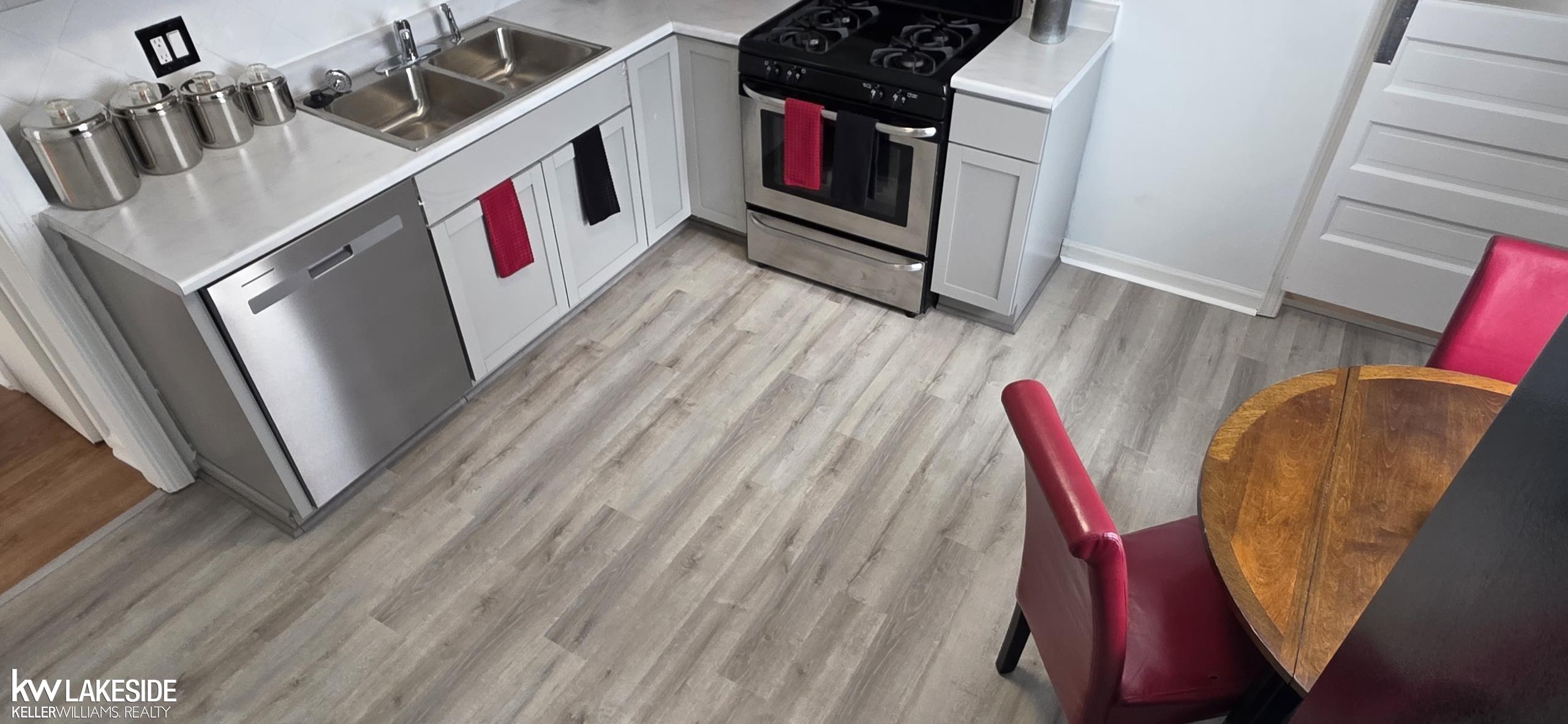 Center Line, MI, 48015