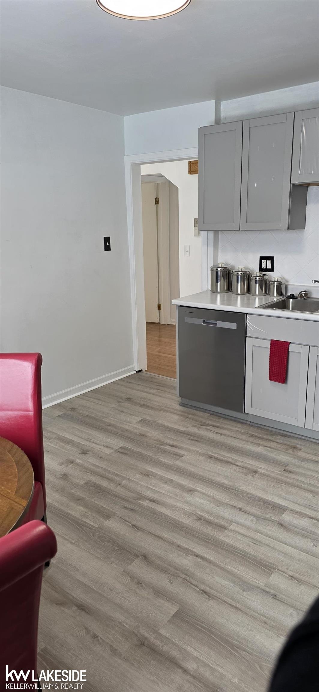 Center Line, MI, 48015