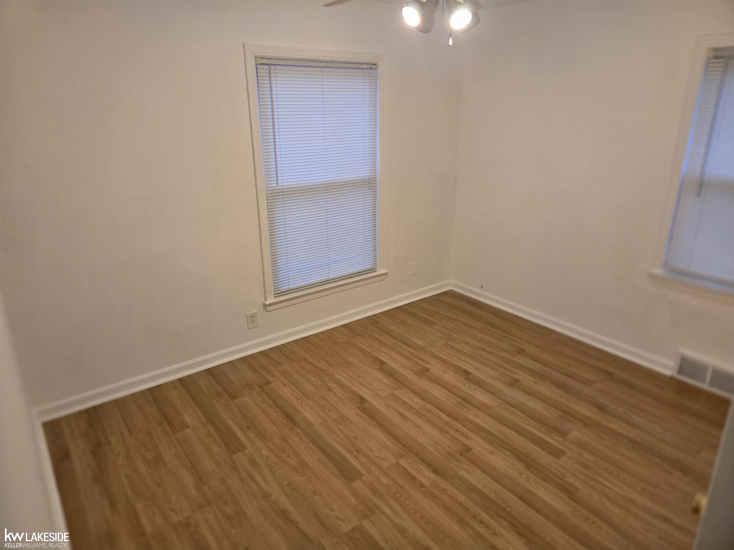 Center Line, MI, 48015