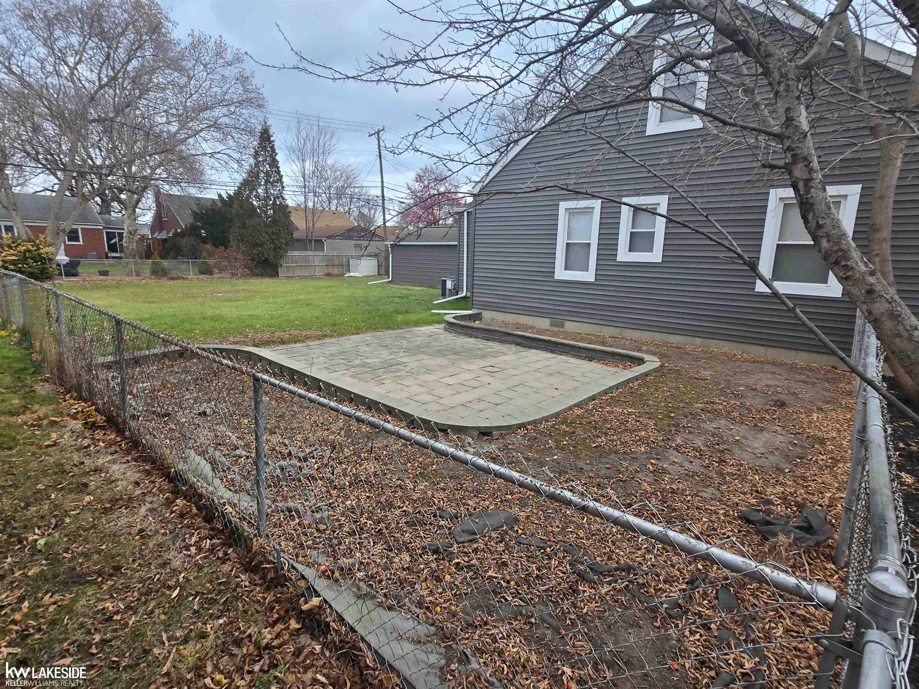 Center Line, MI, 48015