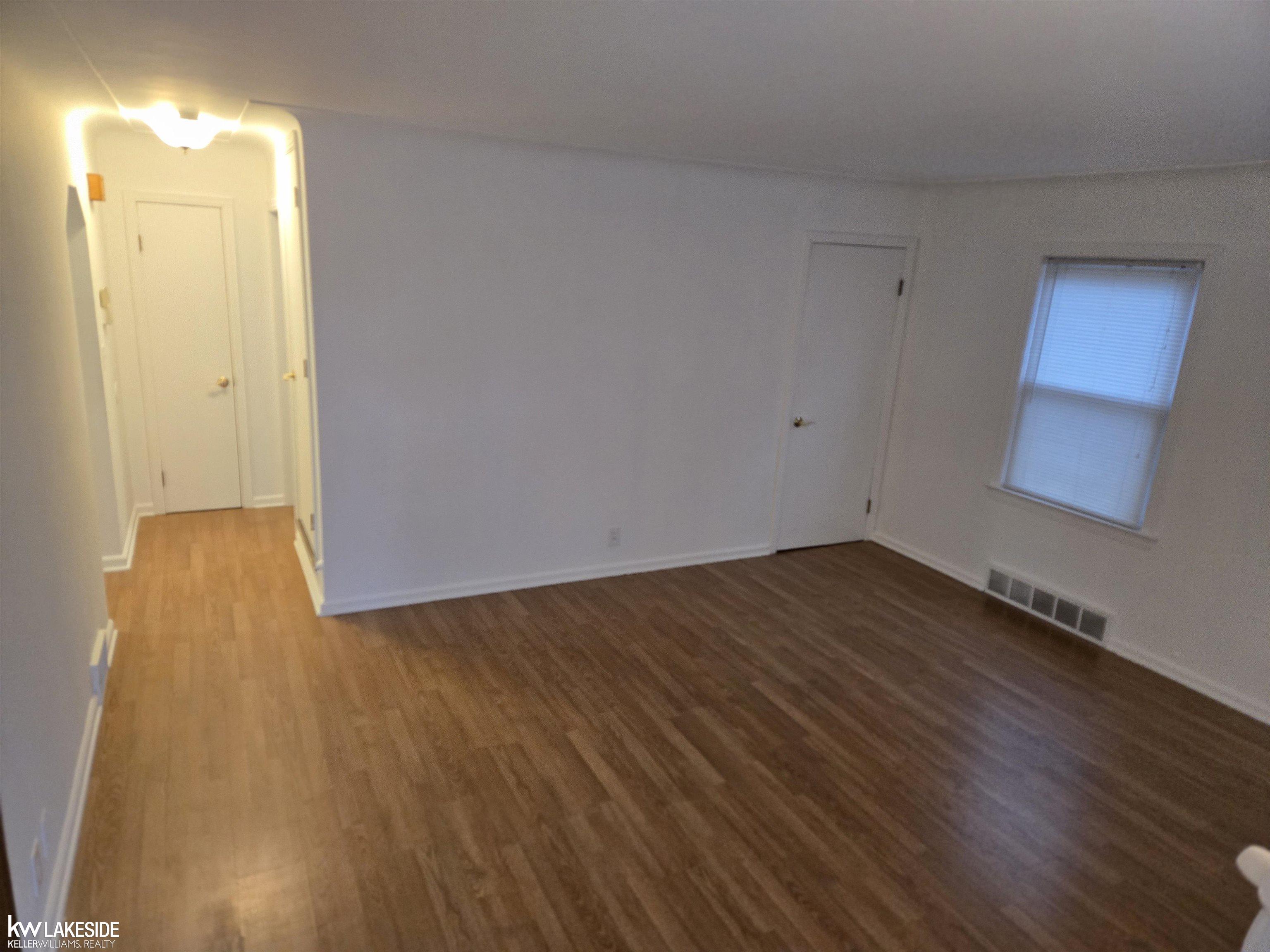 Center Line, MI, 48015