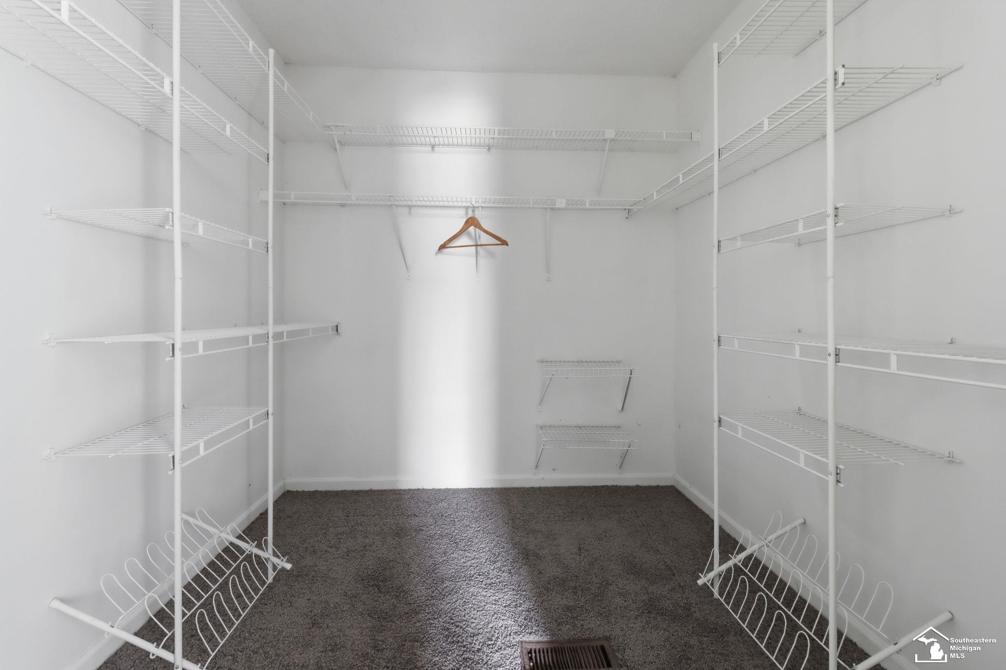 15601 Bak Road, Van Buren Twp, MI, 48111-3505