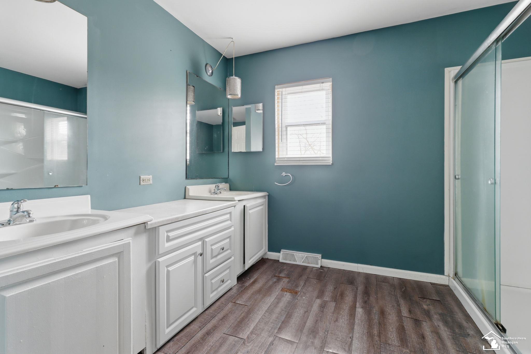 15601 Bak Road, Van Buren Twp, MI, 48111-3505