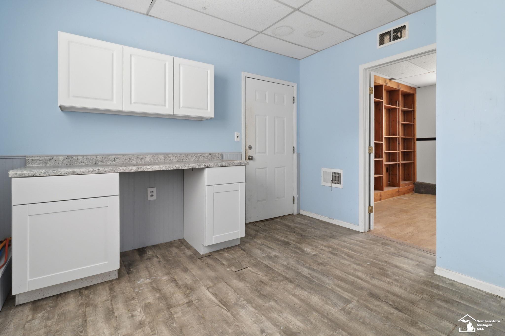 15601 Bak Road, Van Buren Twp, MI, 48111-3505