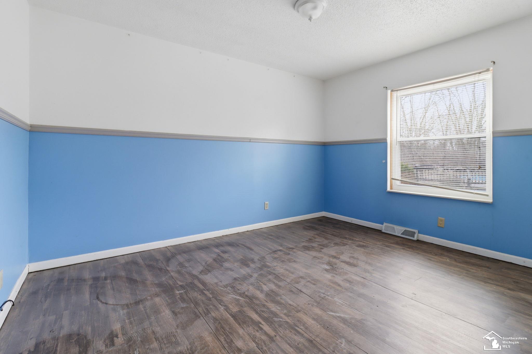 15601 Bak Road, Van Buren Twp, MI, 48111-3505