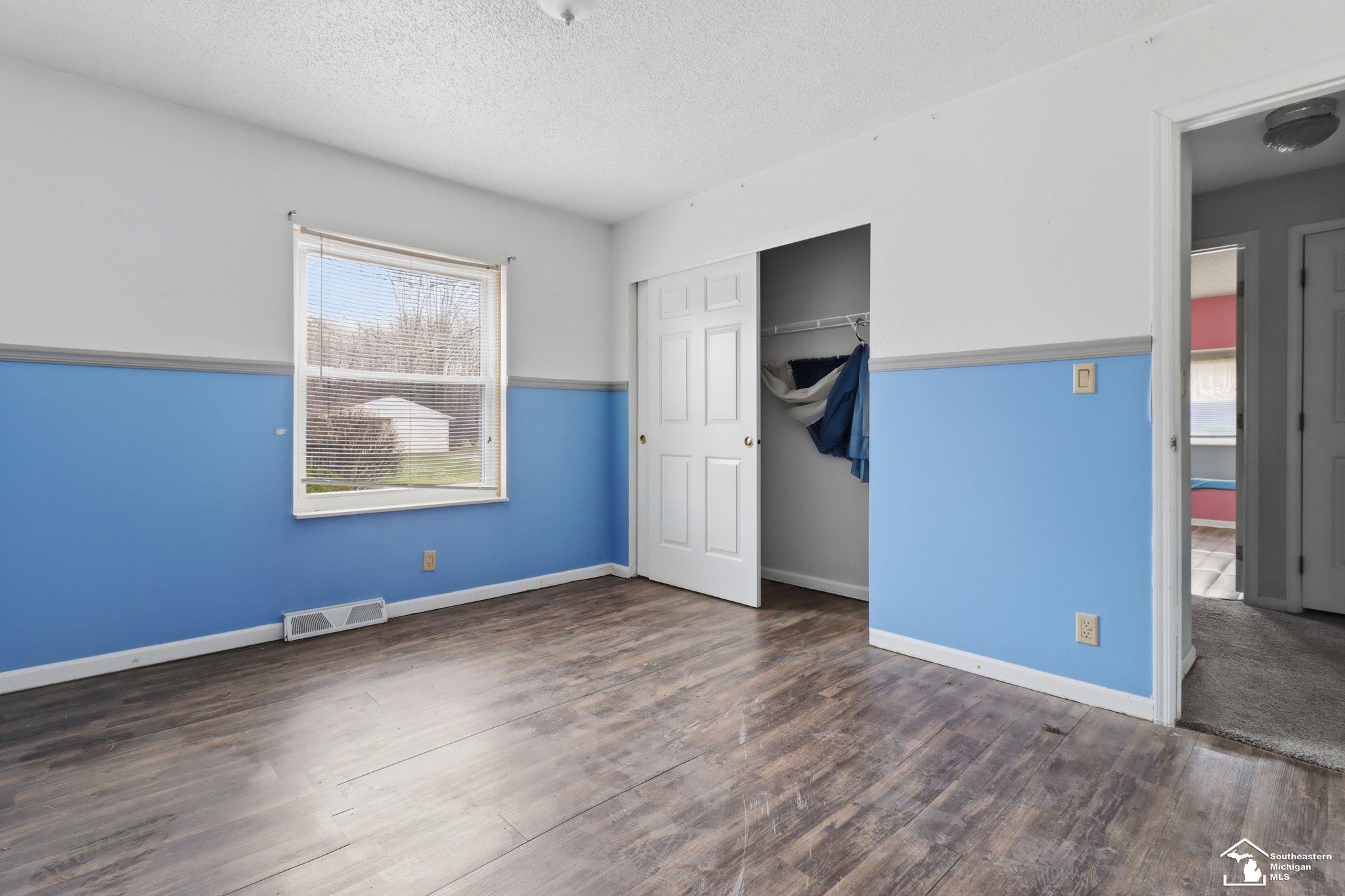 15601 Bak Road, Van Buren Twp, MI, 48111-3505