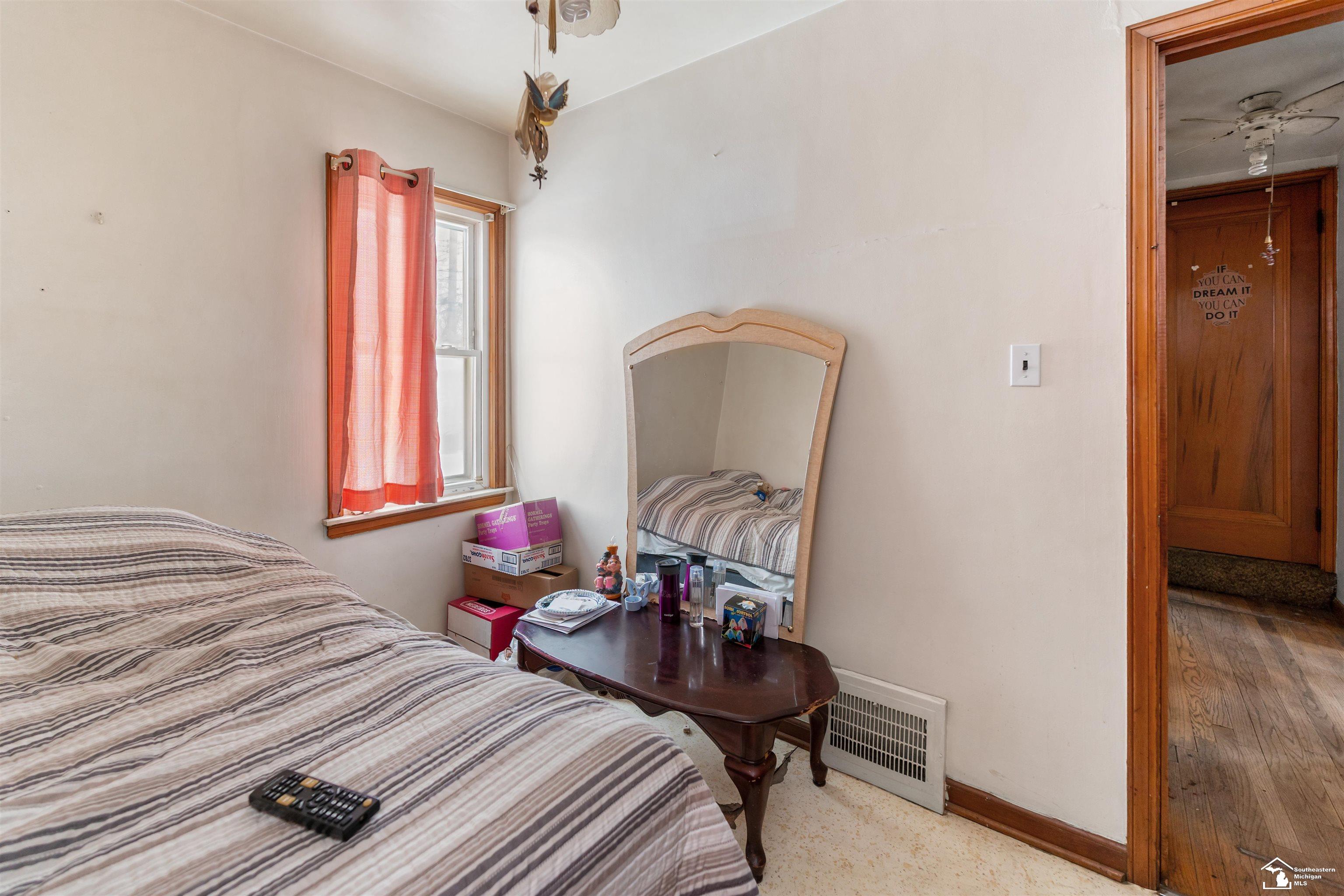 1331 Detroit Avenue, Lincoln Park, MI, 48146-3331