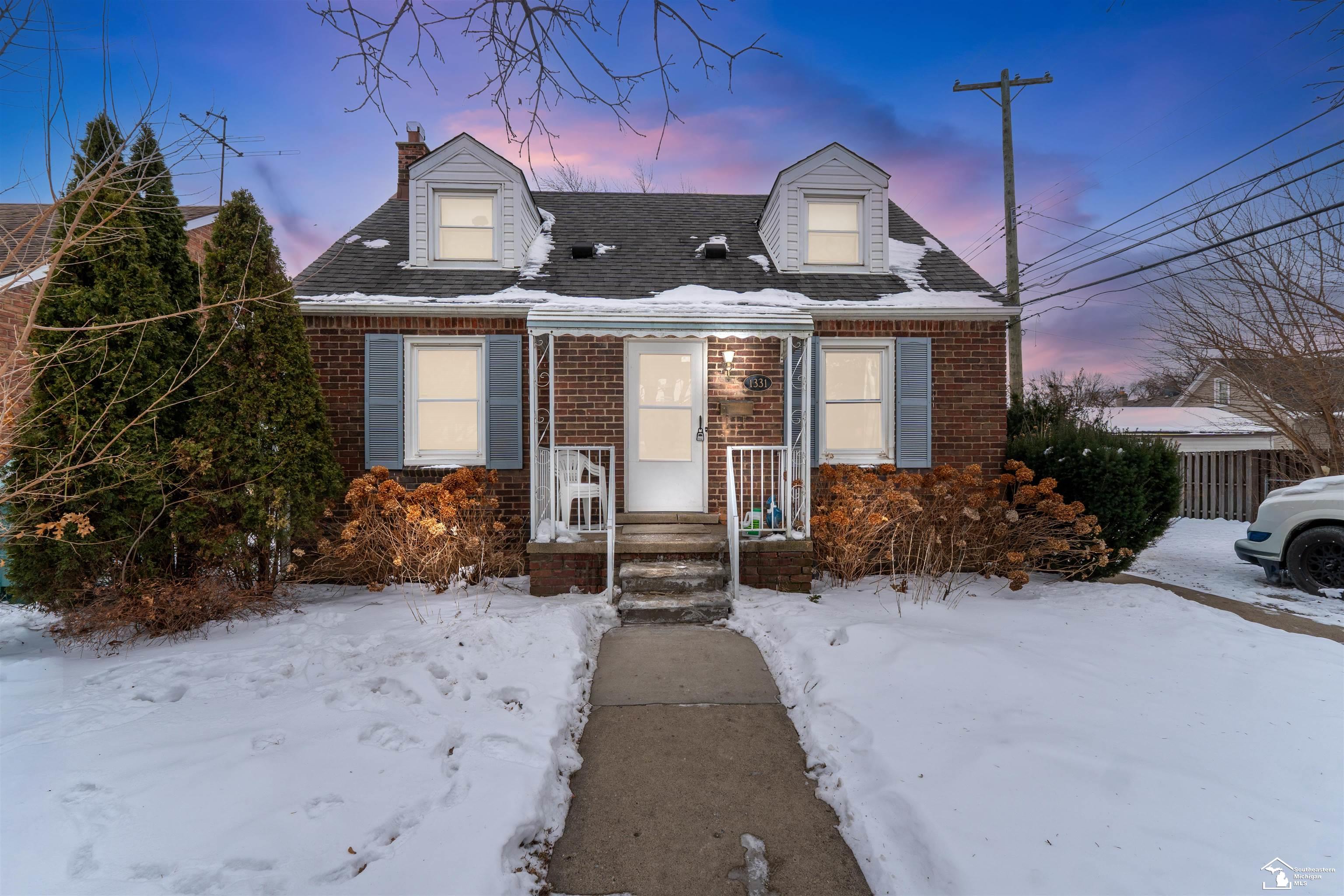 1331 Detroit Avenue, Lincoln Park, MI, 48146-3331