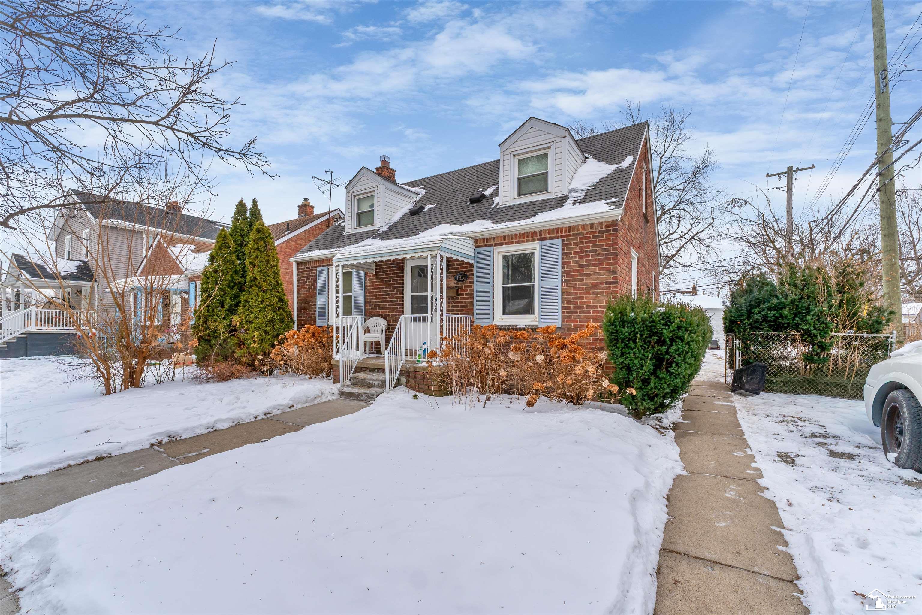 1331 Detroit Avenue, Lincoln Park, MI, 48146-3331