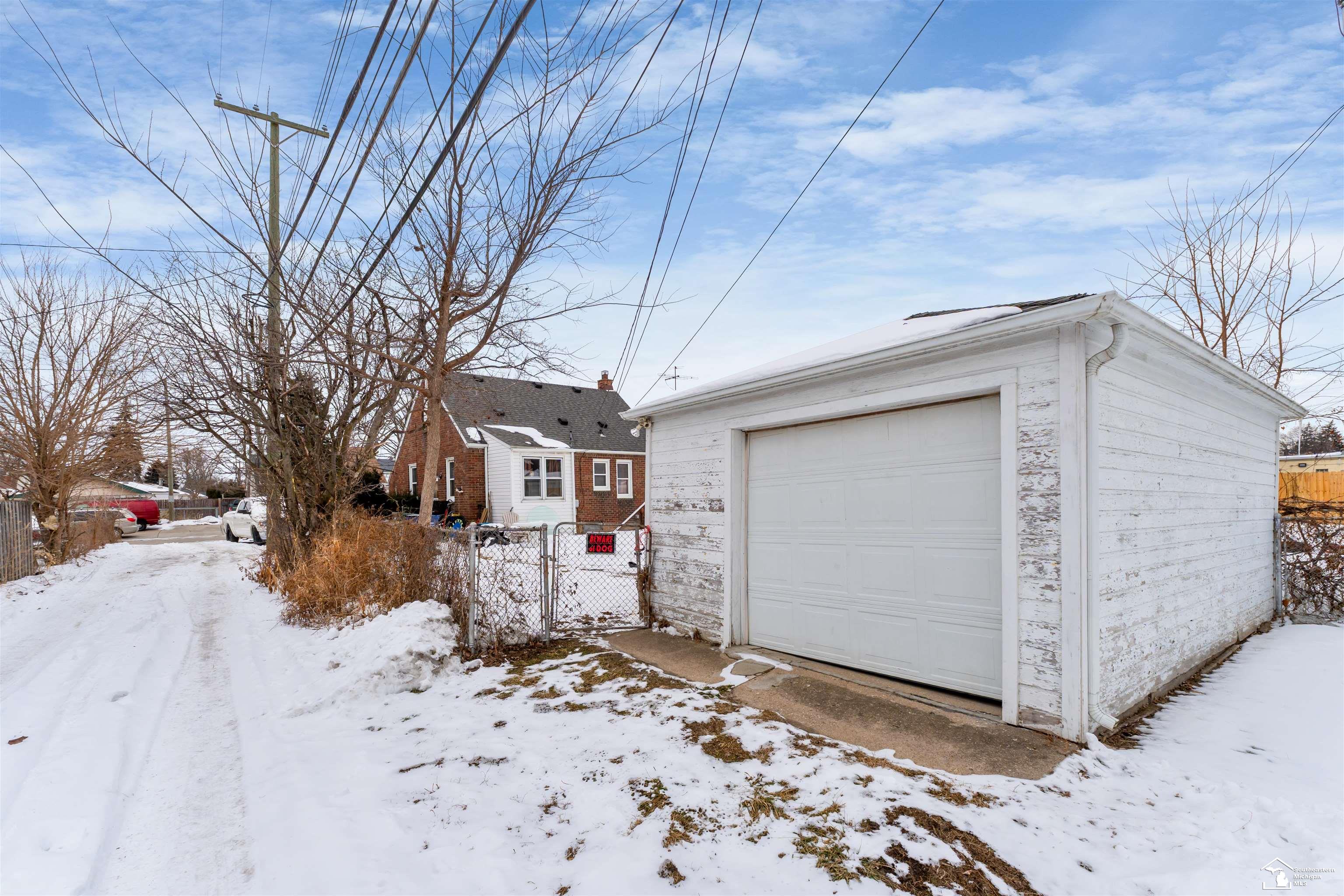 1331 Detroit Avenue, Lincoln Park, MI, 48146-3331