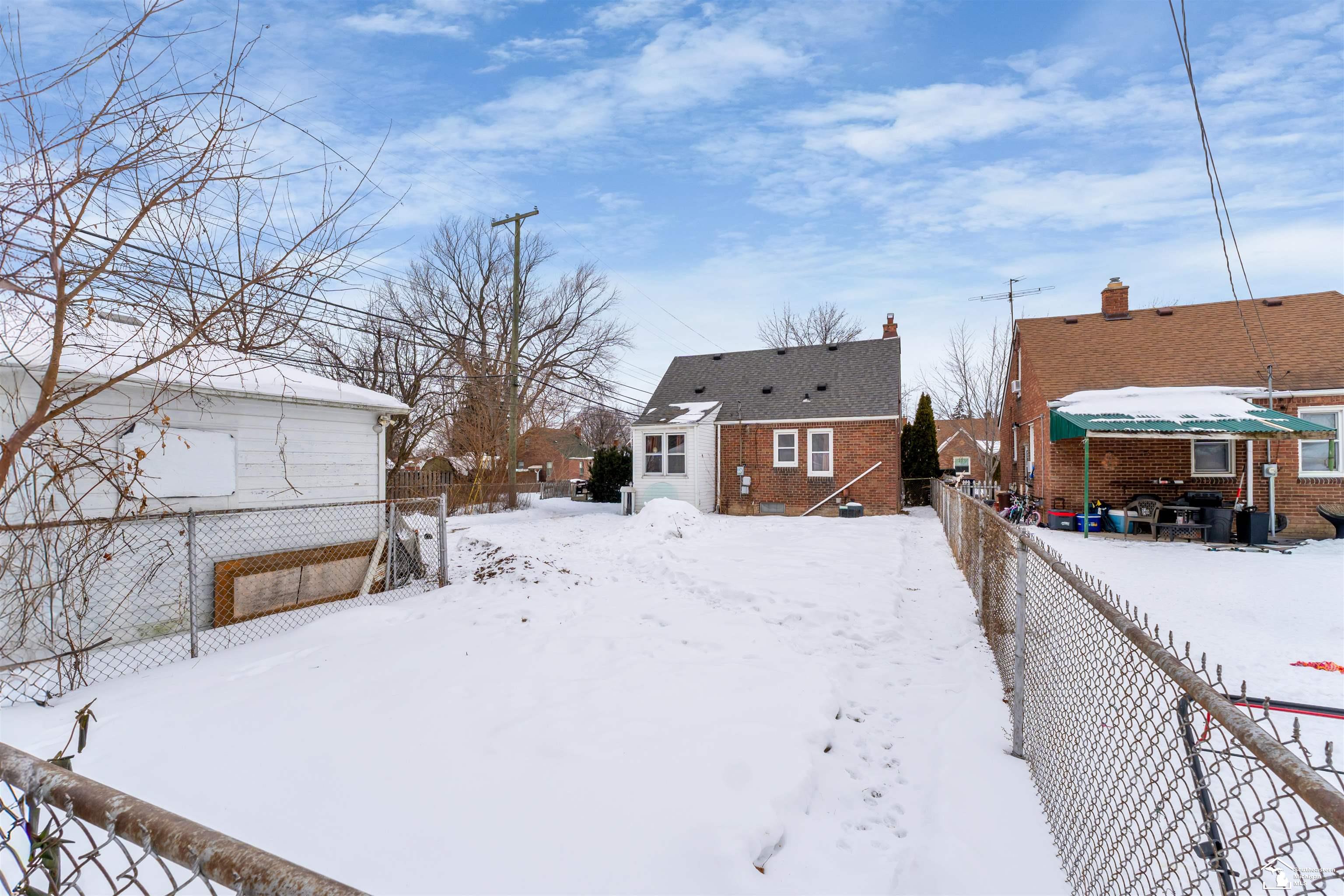 1331 Detroit Avenue, Lincoln Park, MI, 48146-3331