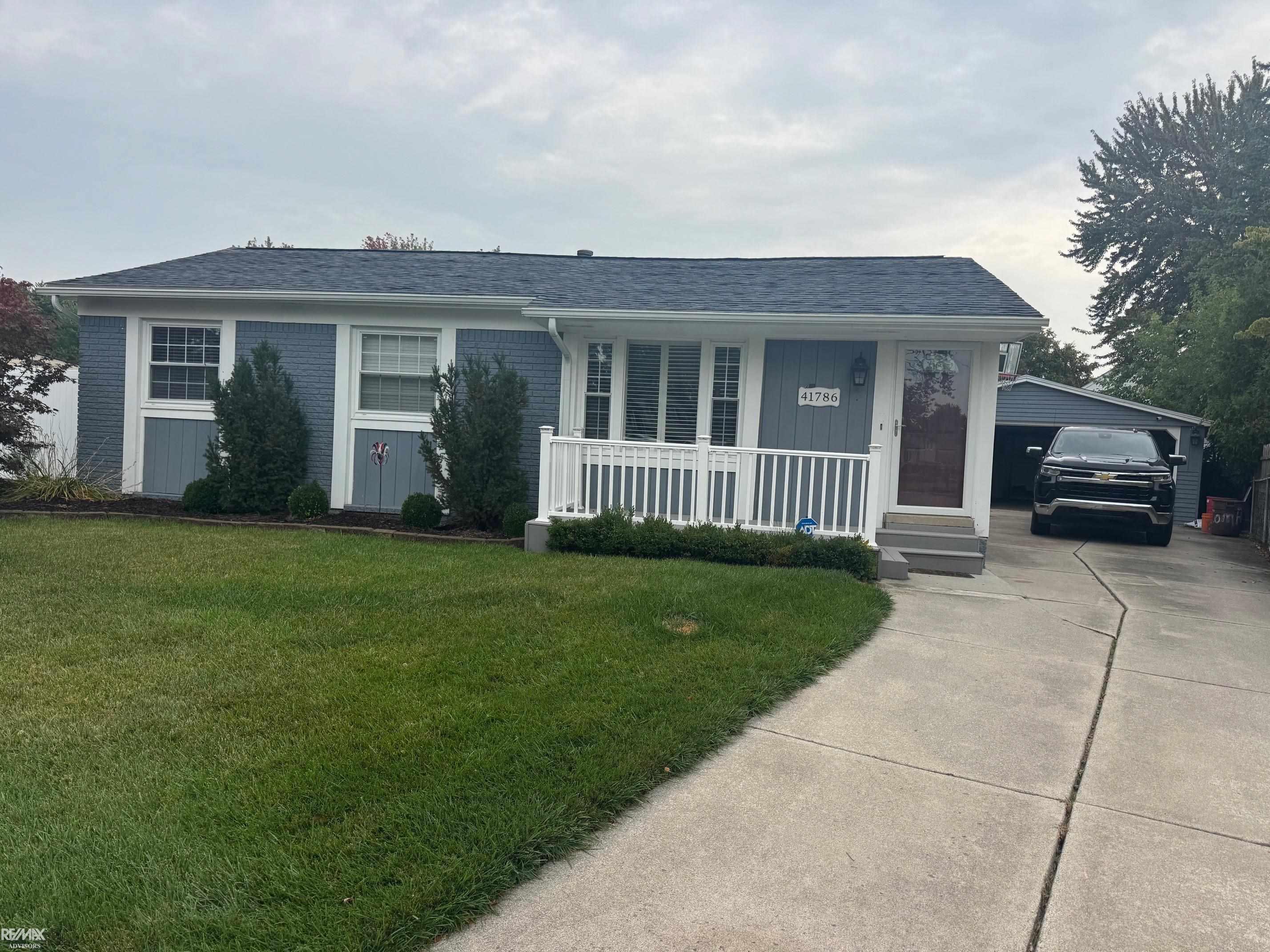 41786 Fonthill Court, Clinton Township