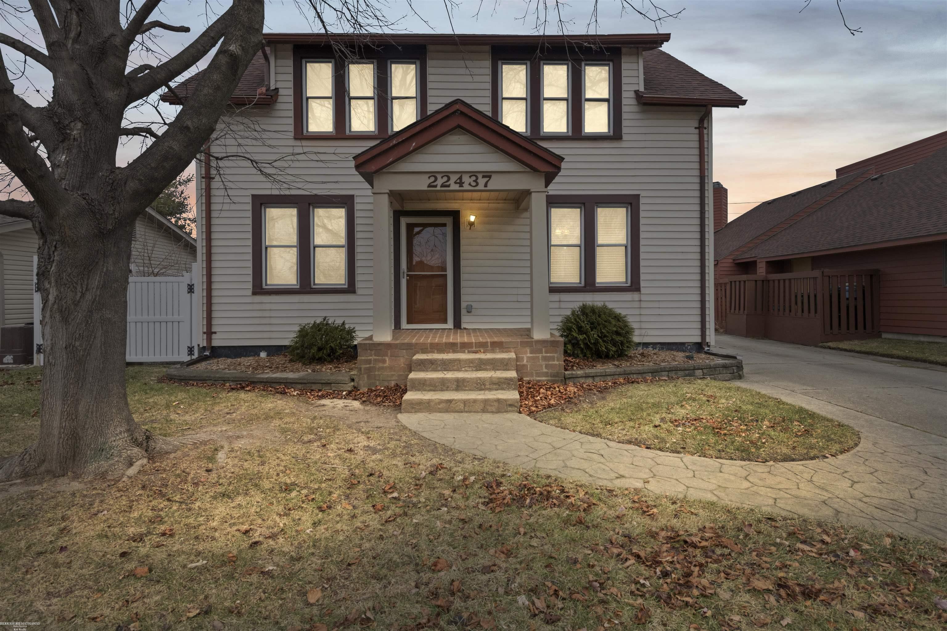 22437 Milner Street, Saint Clair Shores, MI, 48081