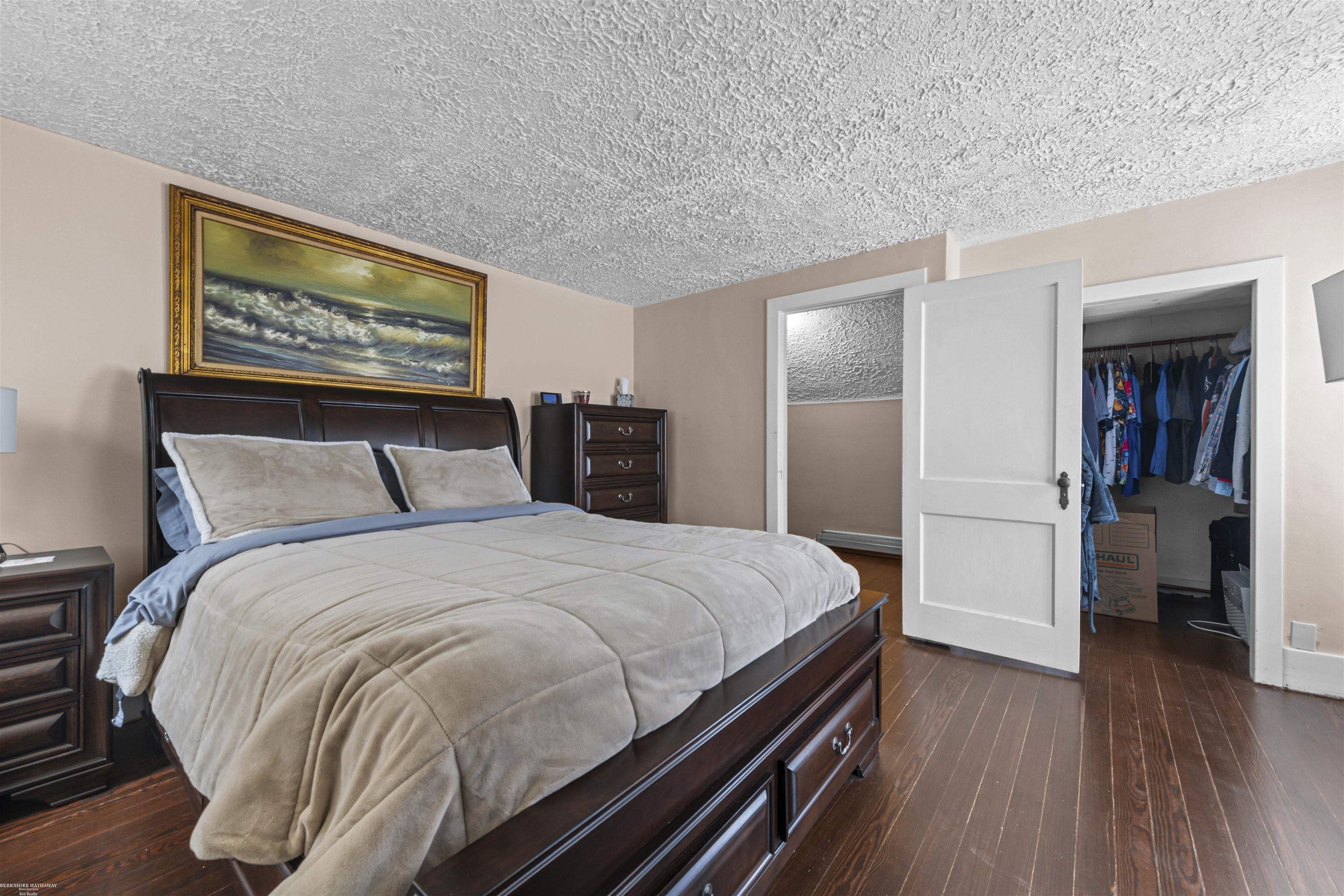 22437 Milner Street, Saint Clair Shores, MI, 48081