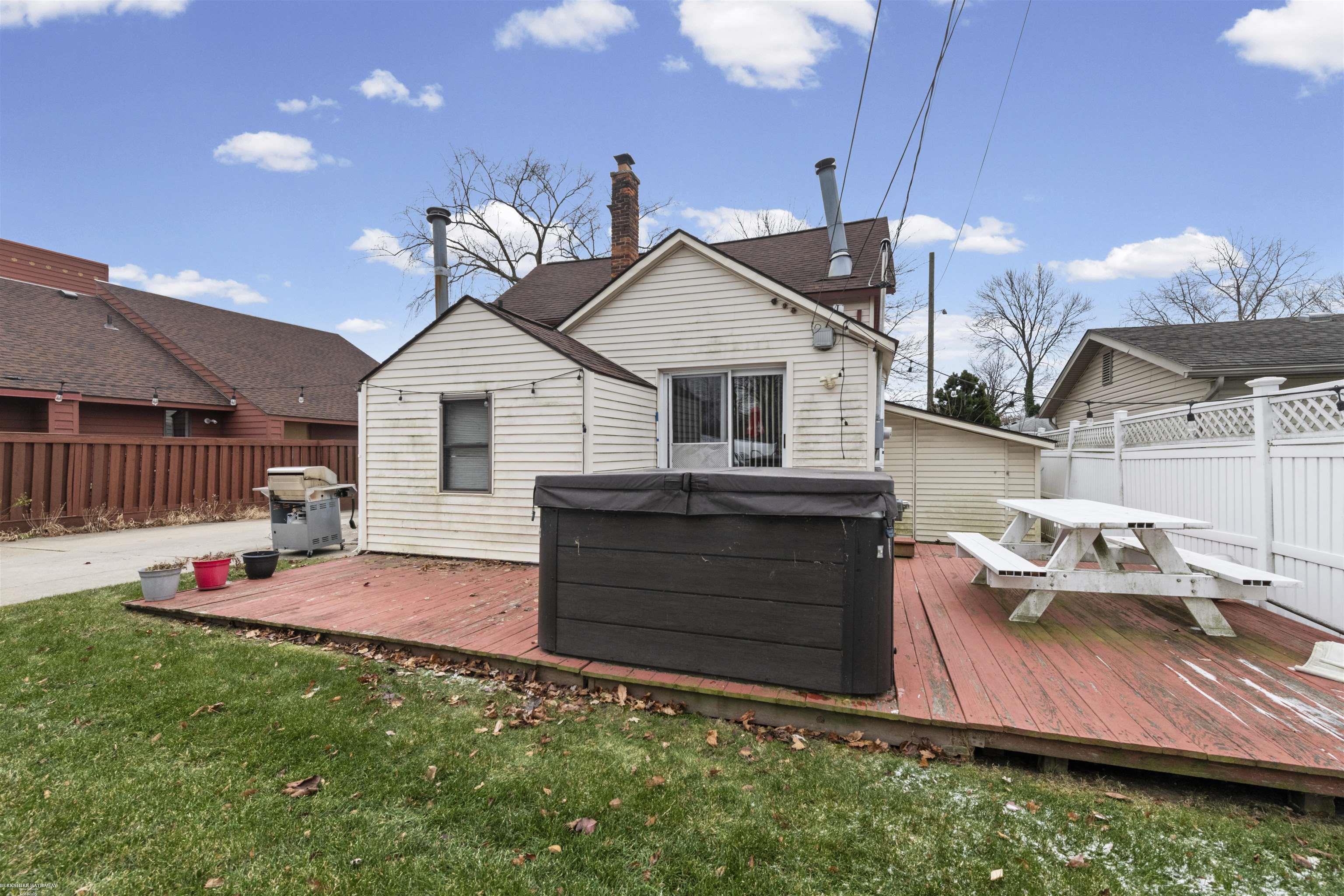 22437 Milner Street, Saint Clair Shores, MI, 48081