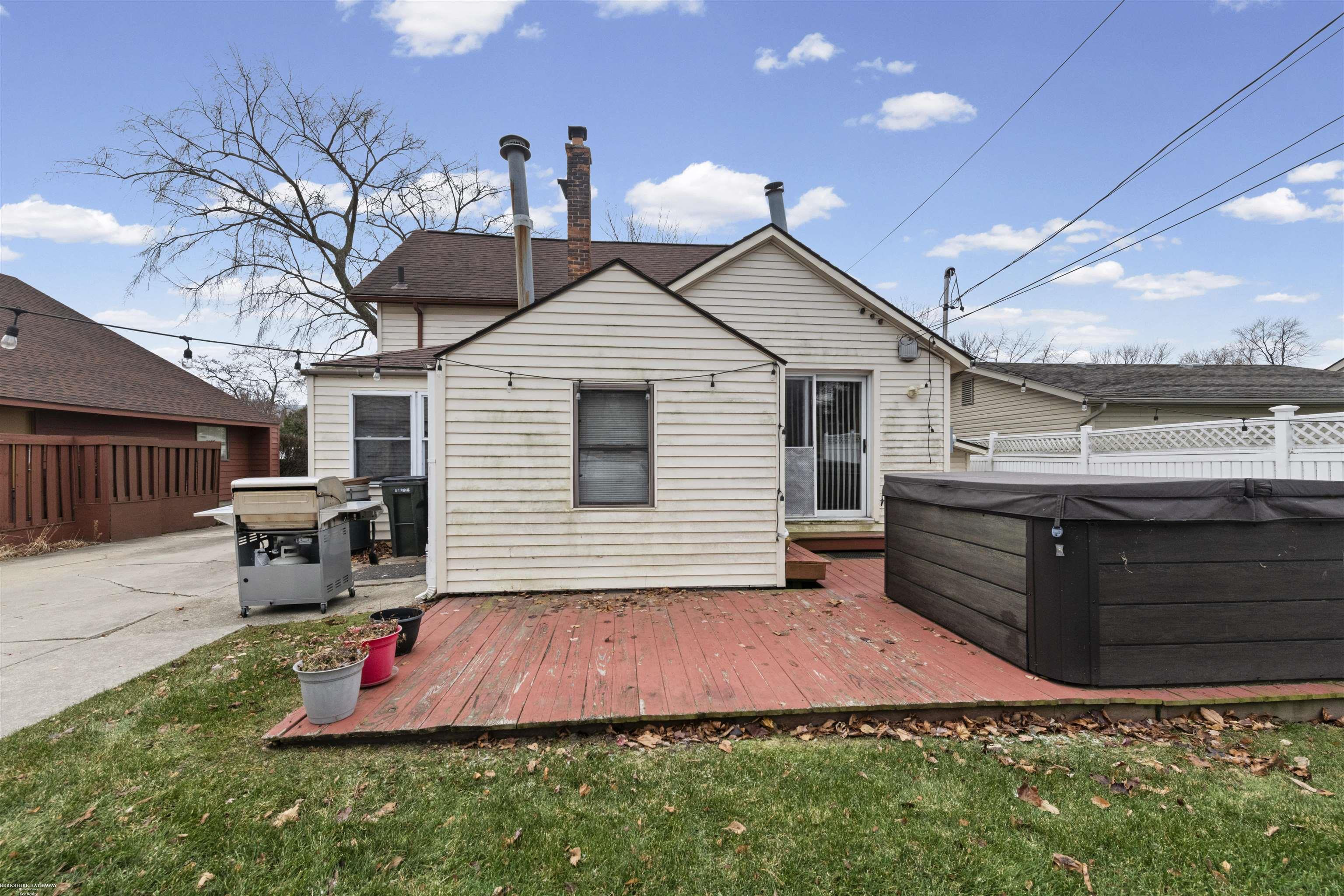 22437 Milner Street, Saint Clair Shores, MI, 48081