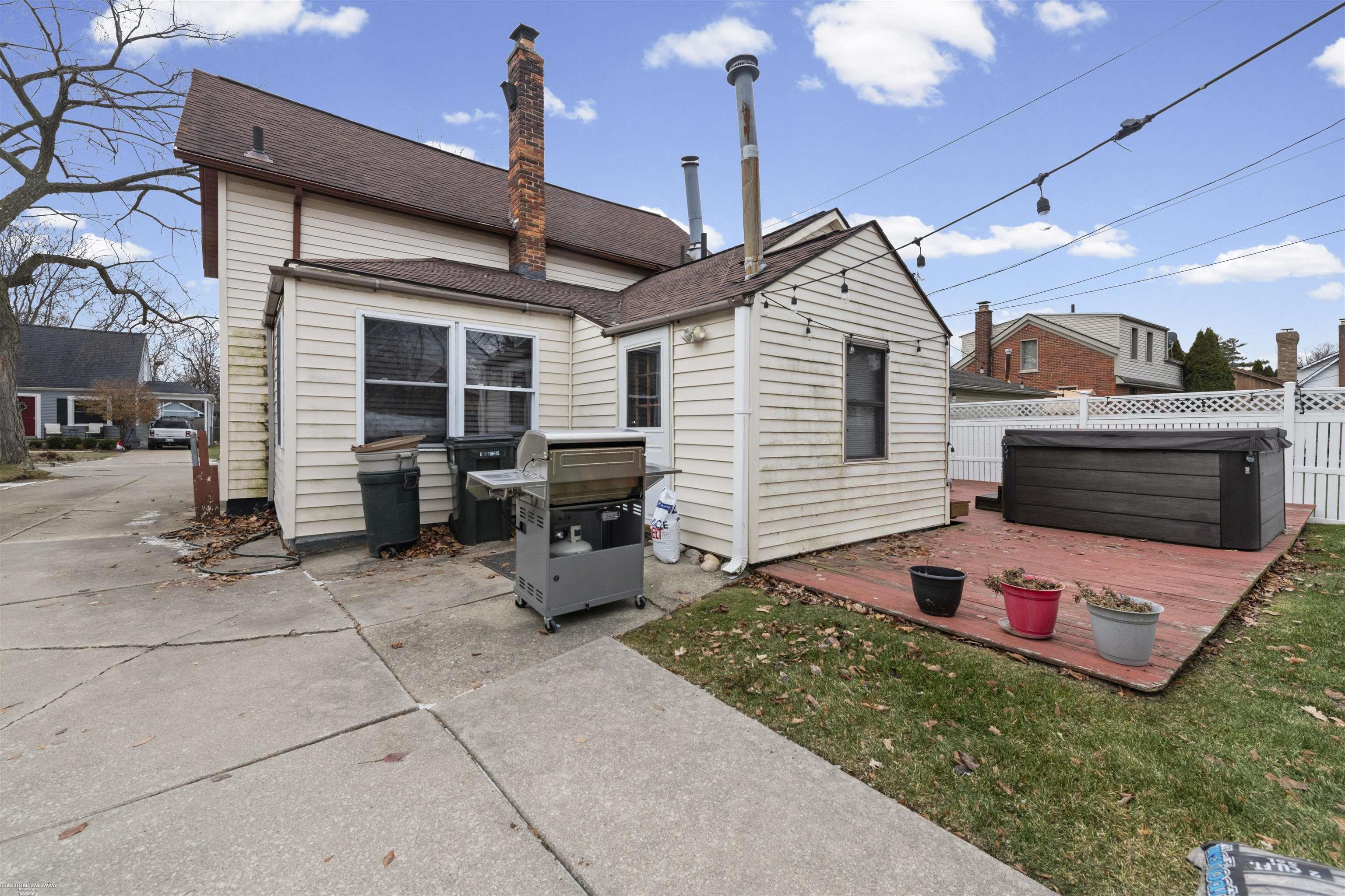 22437 Milner Street, Saint Clair Shores, MI, 48081