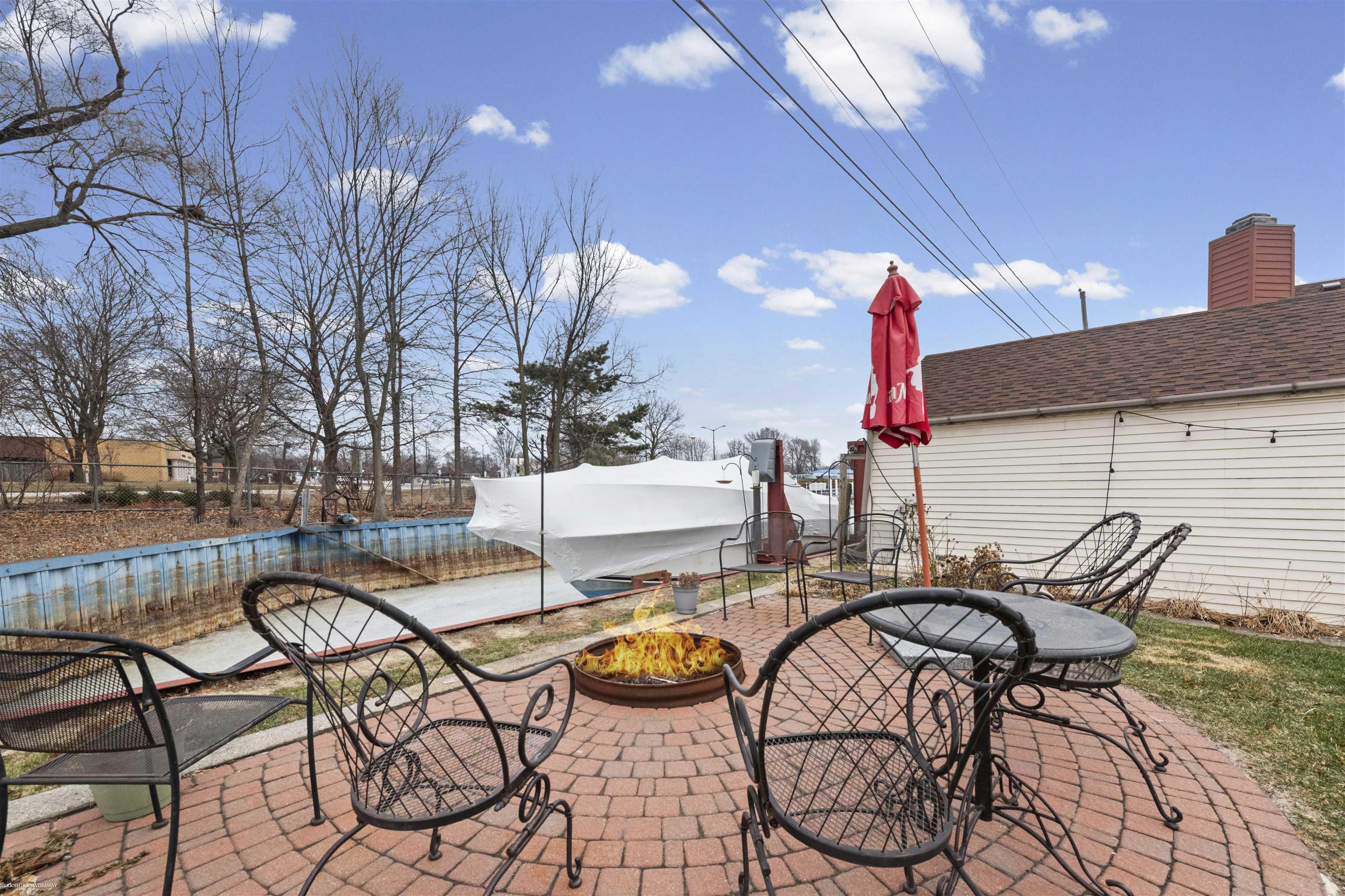 22437 Milner Street, Saint Clair Shores, MI, 48081