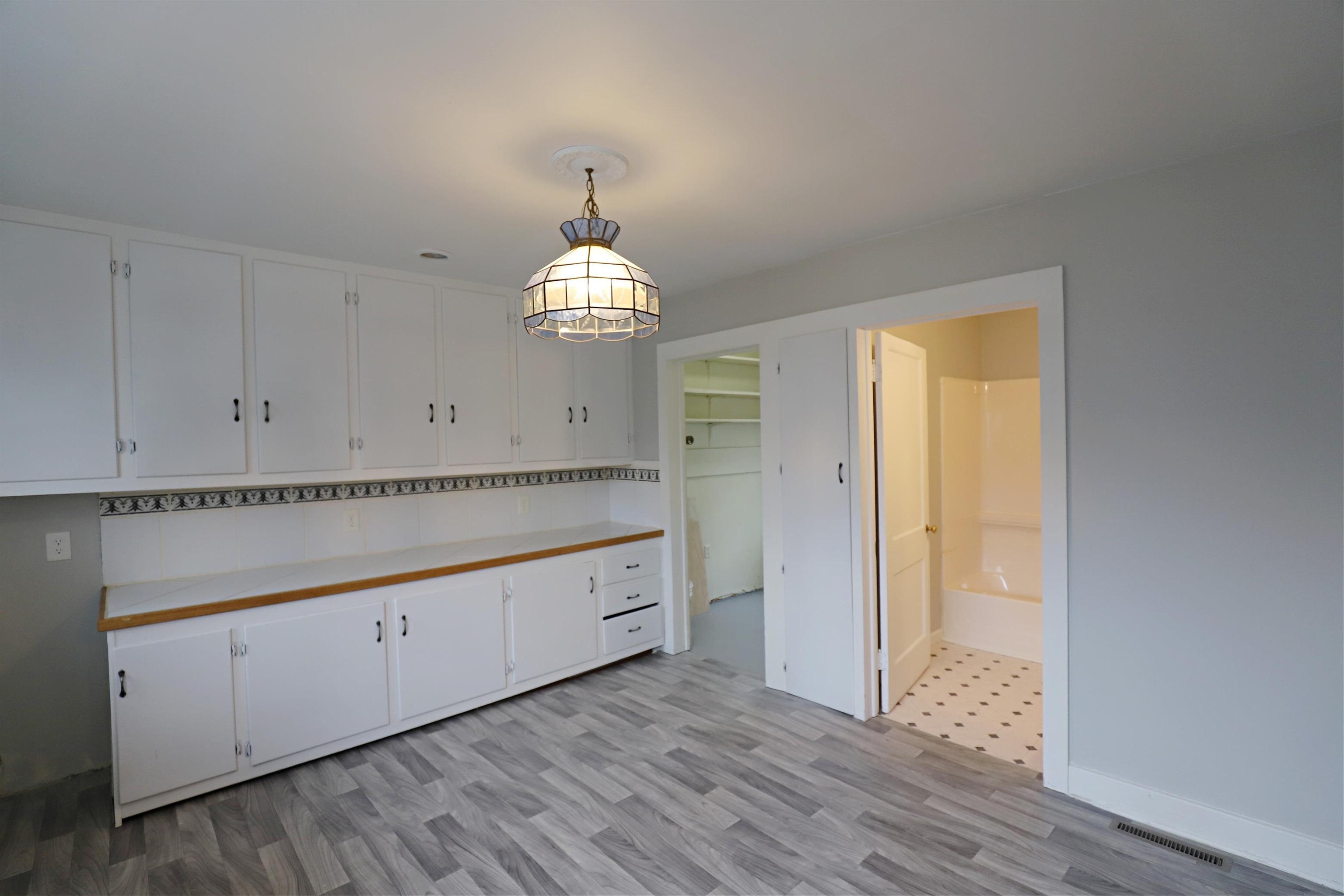 1450 Carman, Burton, MI 48529 Photo