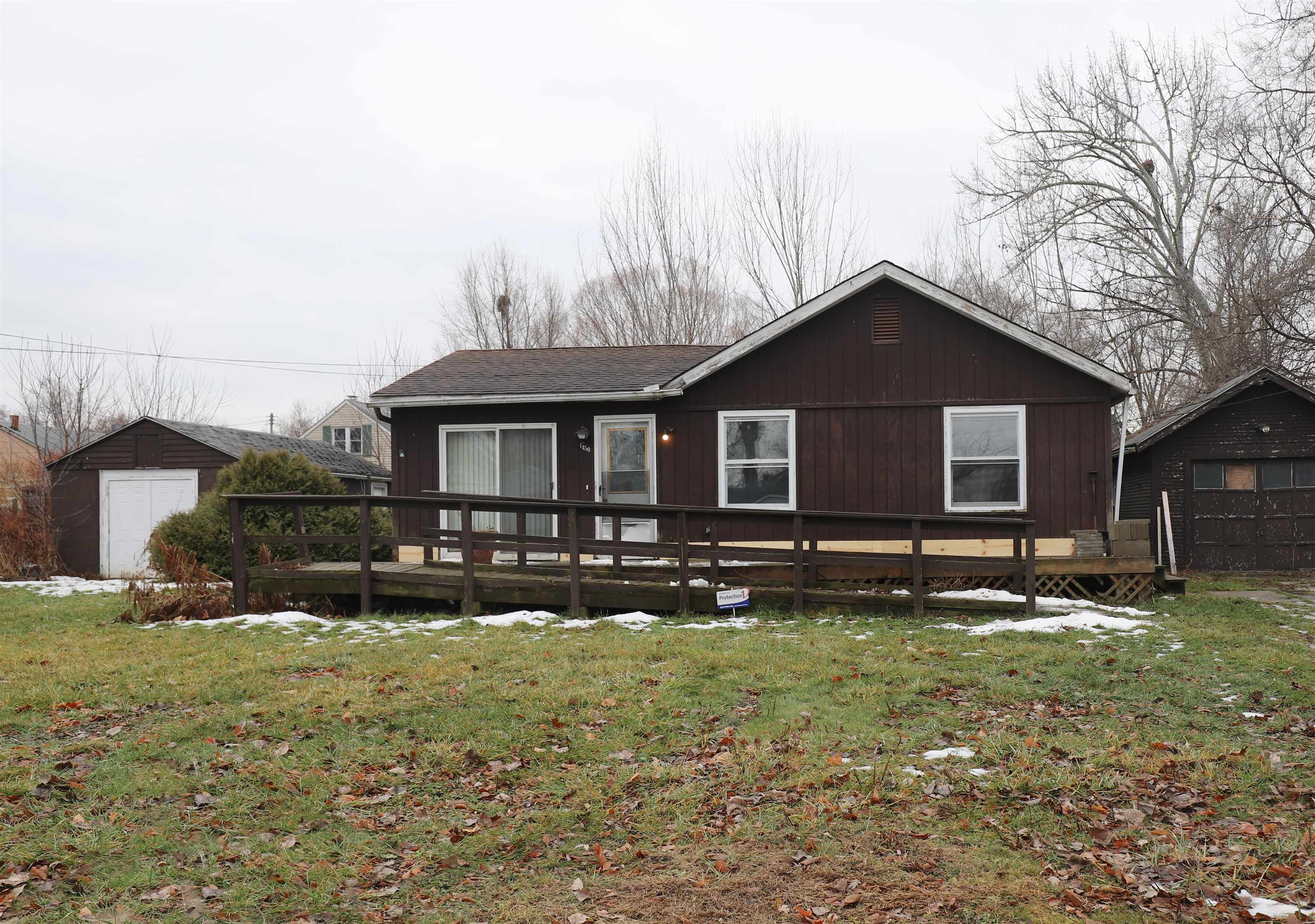 1450 Carman, Burton, MI 48529 Photo