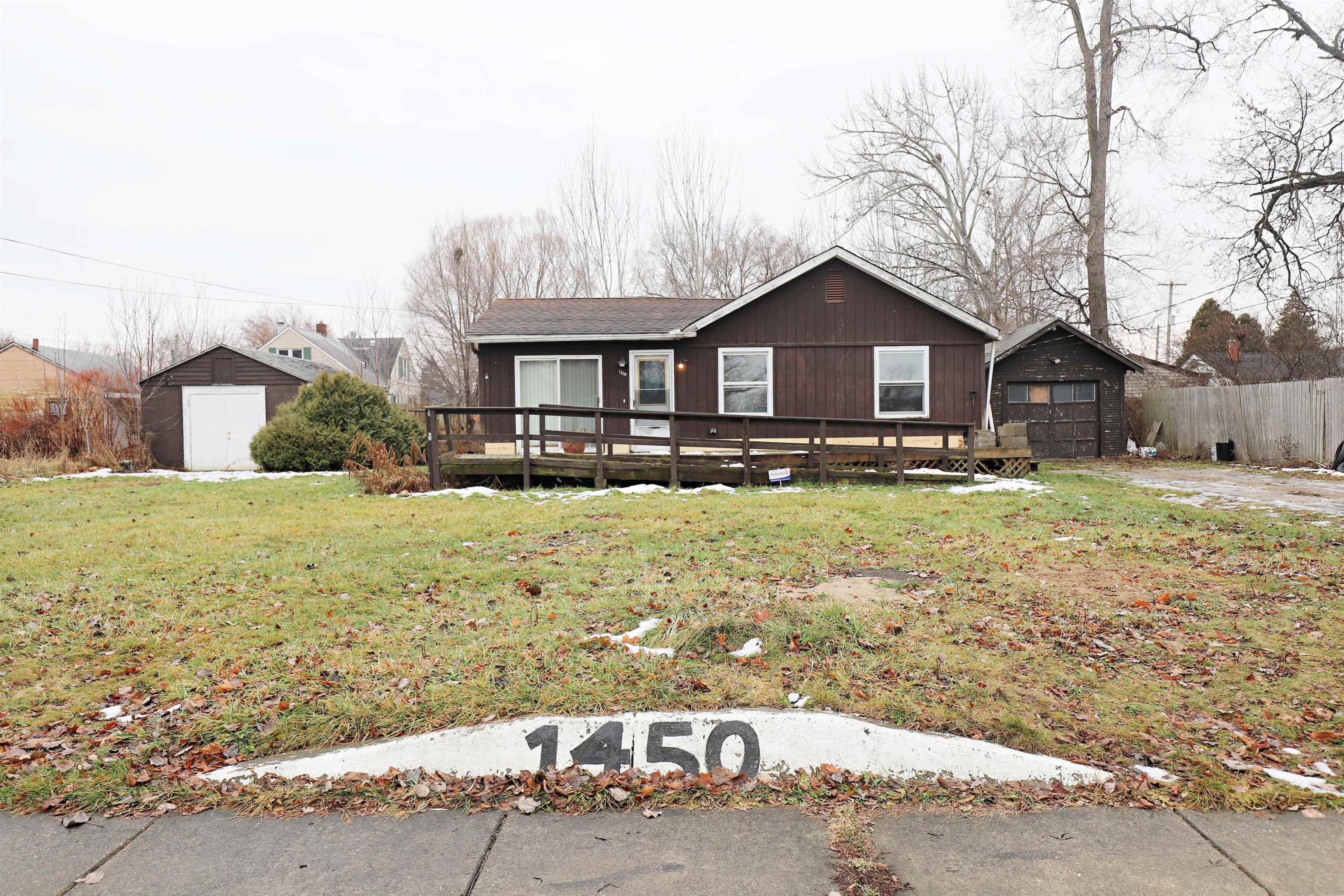 1450 Carman, Burton, MI 48529 Photo