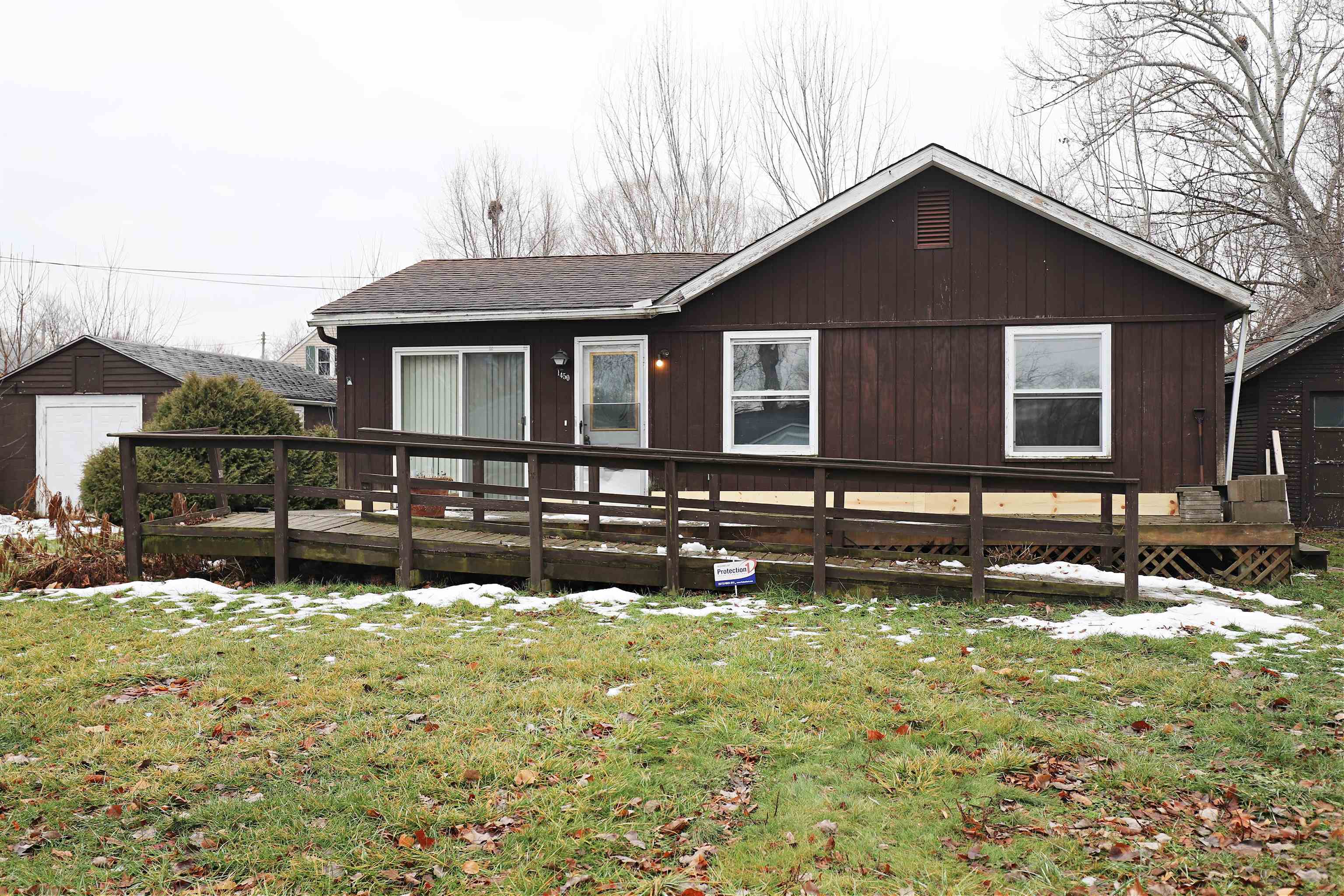 1450 Carman, Burton, MI 48529 Photo