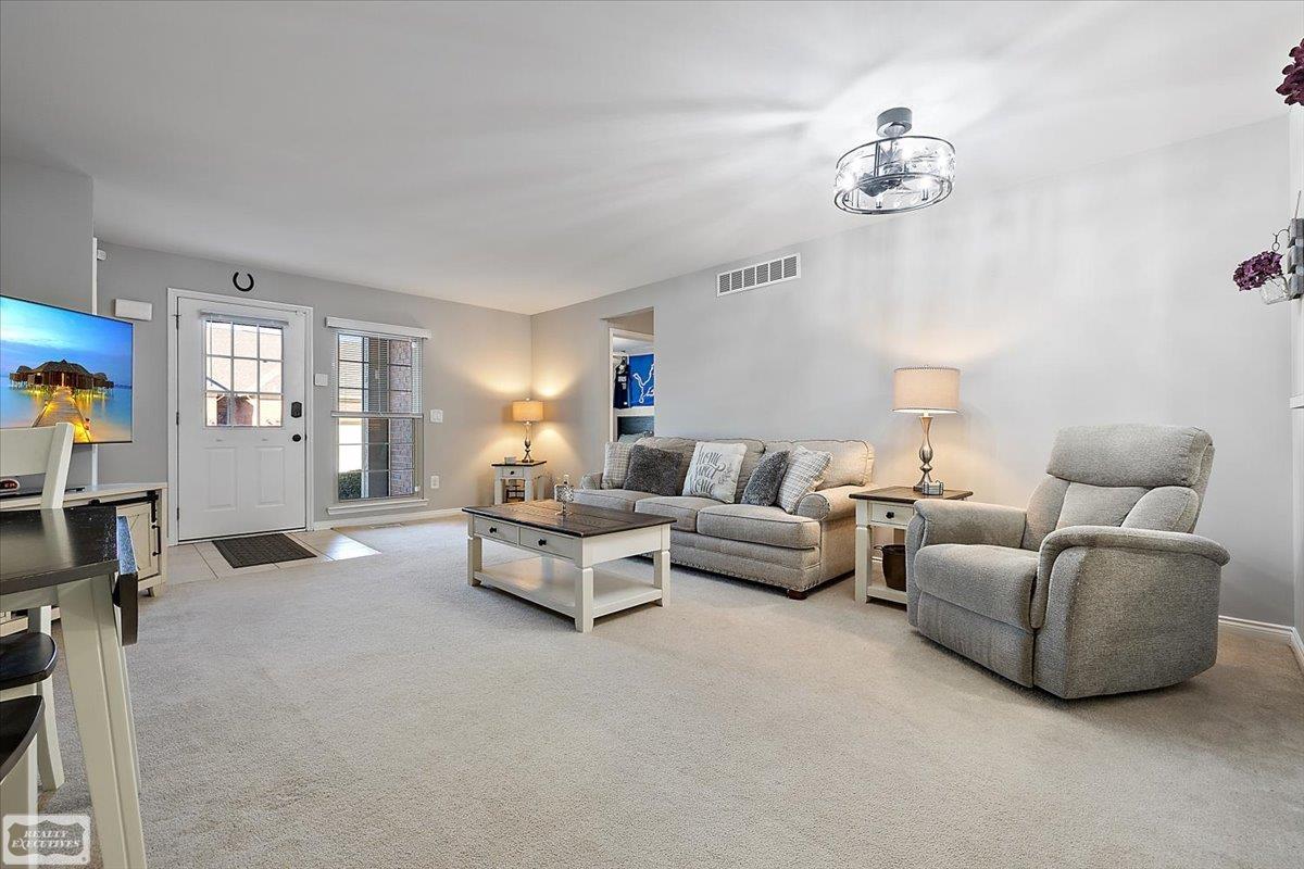 28737 Sheffield Ct Court, Chesterfield Twp, MI, 48047