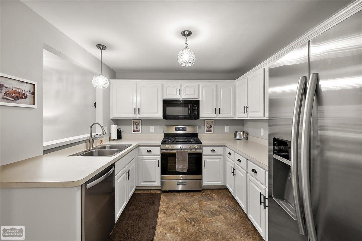 28737 Sheffield Ct Court, Chesterfield Twp, MI, 48047