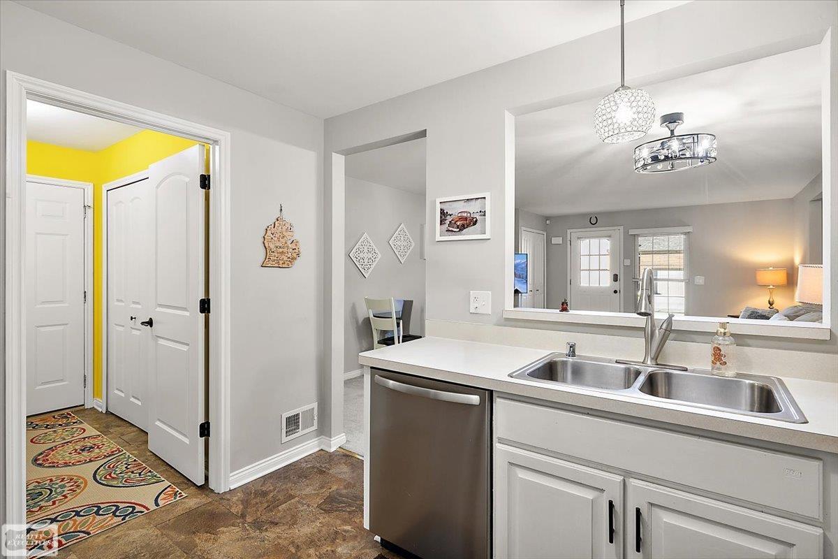 28737 Sheffield Ct Court, Chesterfield Twp, MI, 48047