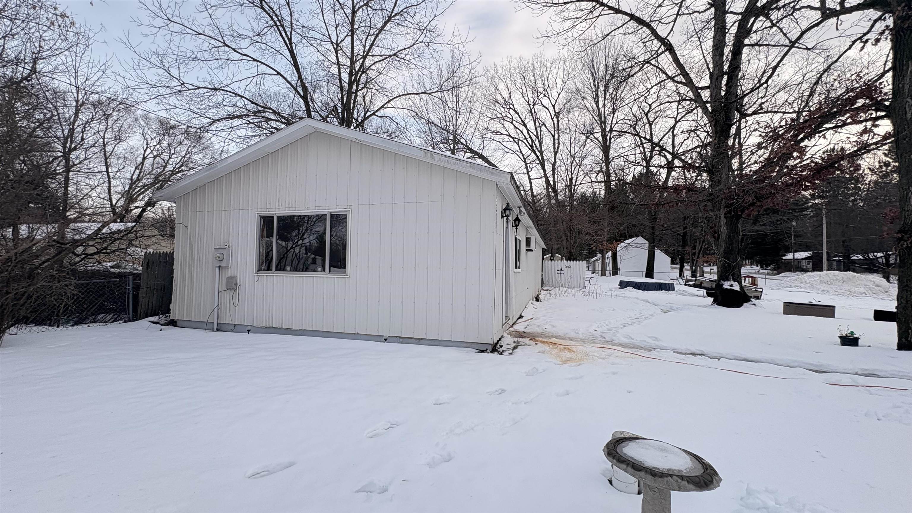 Homes for sale in Houghton Lake, MI | 607 W Federal Ave, Houghton Lake, MI 48629 | MLS# 50197177