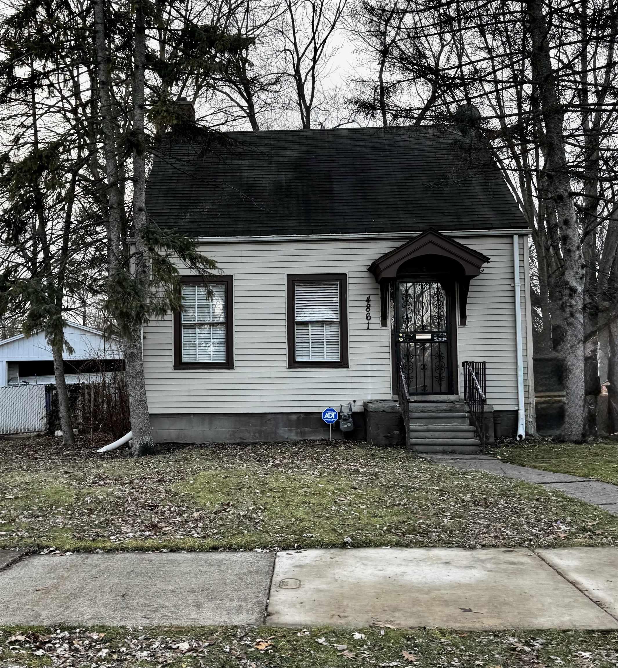 224 S SE Kenbrook Street, Grand Rapids, MI, 49548