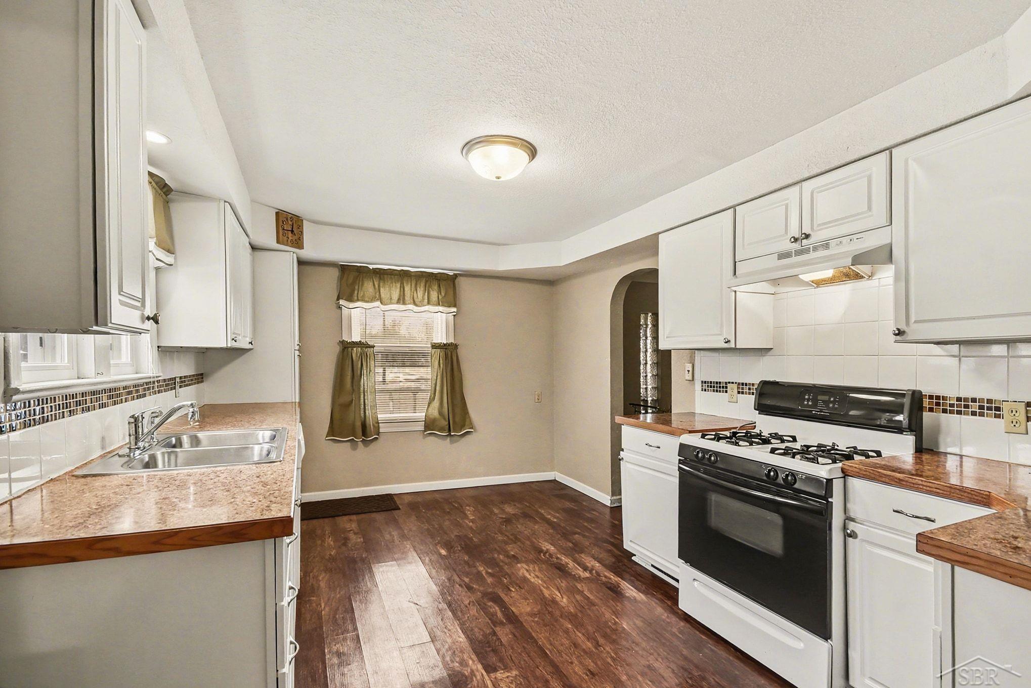 3525 Shattuck Road, Saginaw, MI, 48603