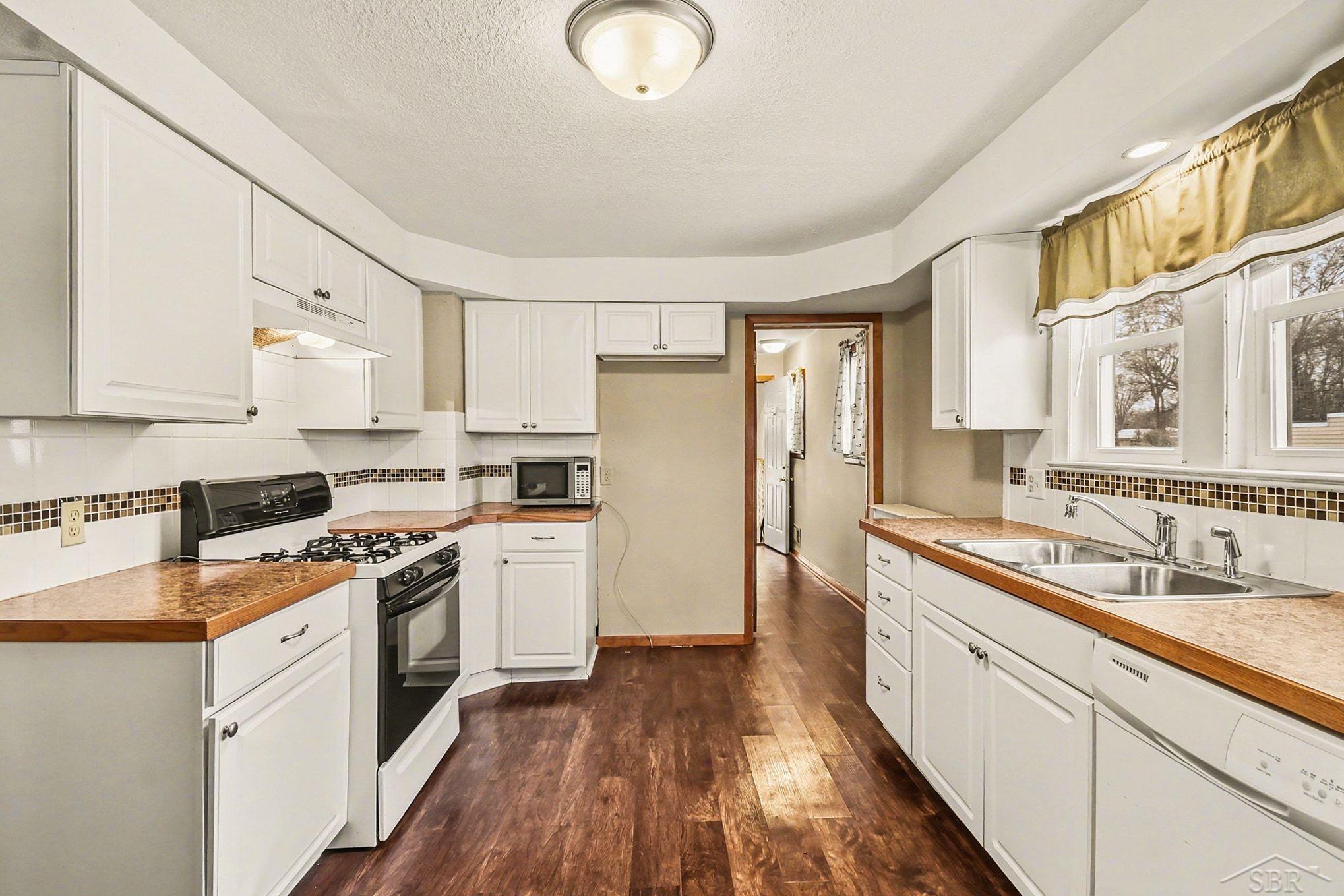 3525 Shattuck Road, Saginaw, MI, 48603