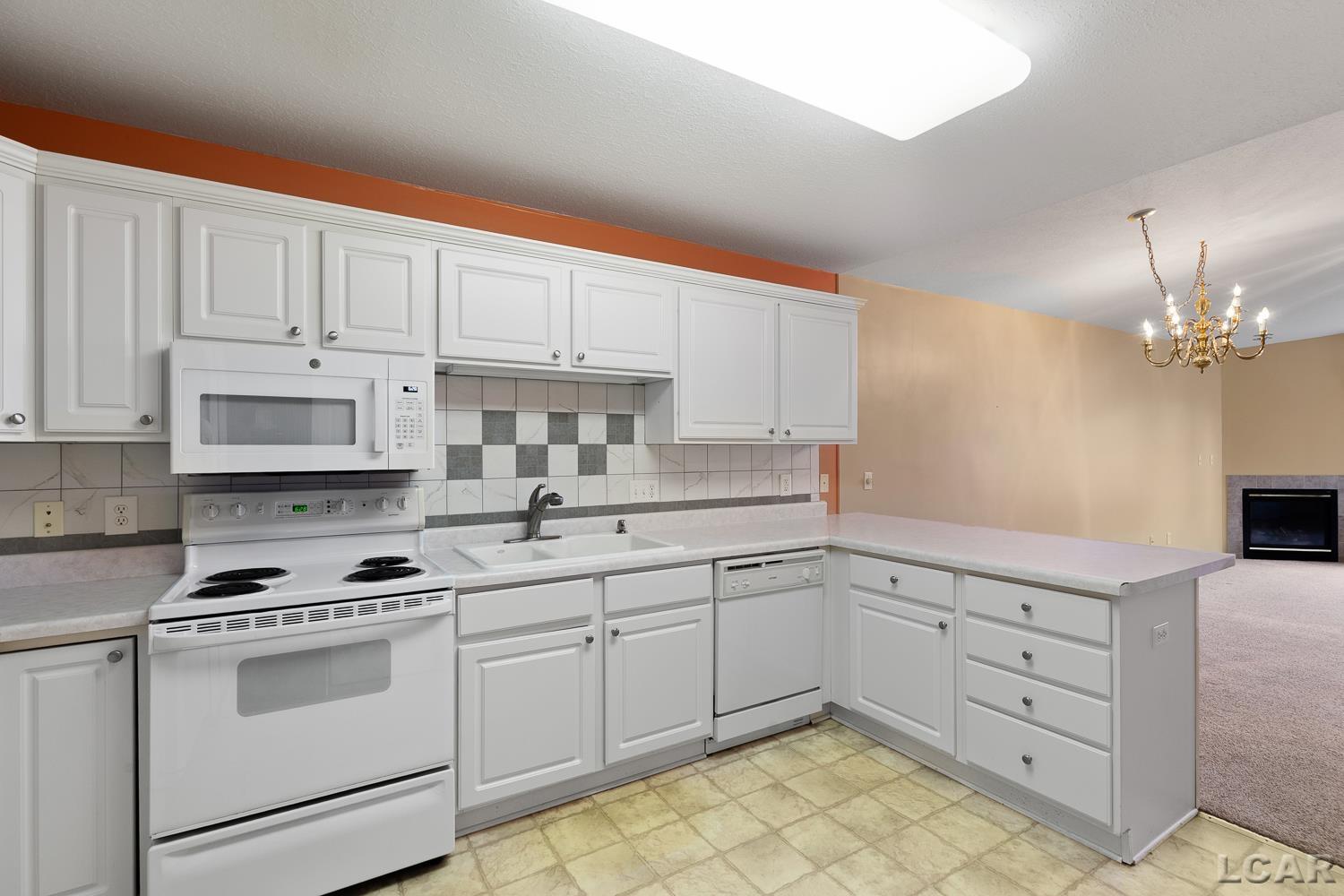 2303 Lakewood Drive, Adrian, MI, 49221