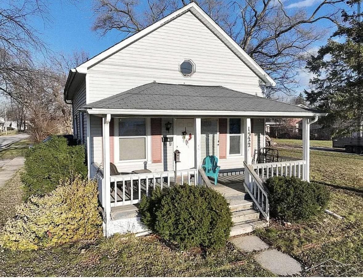 Photo of property for sale at 1522 Mackinaw Street, Saginaw MI 48602
