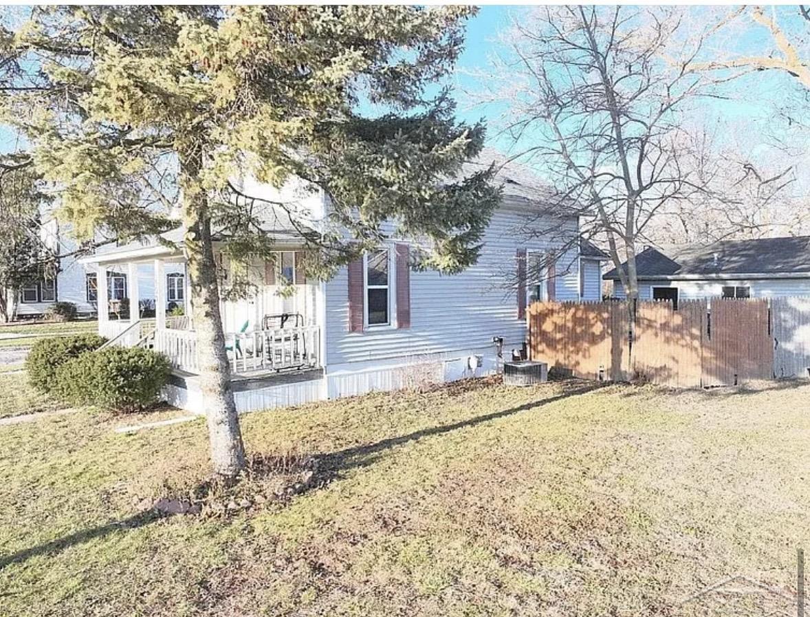 1522 Mackinaw Street photo 4