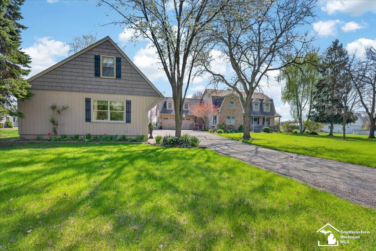 Homes for sale in South Rockwood Village Monroe, MI | 7577 S Huron River Dr, South Rockwood Village Monroe, MI 48179 | MLS# 57050197996