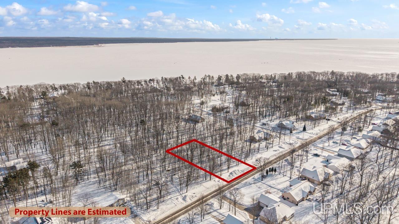 Homes for sale in Gladstone, MI | 57 Tipperary Rd, Gladstone, MI 49837 | MLS# 50198014