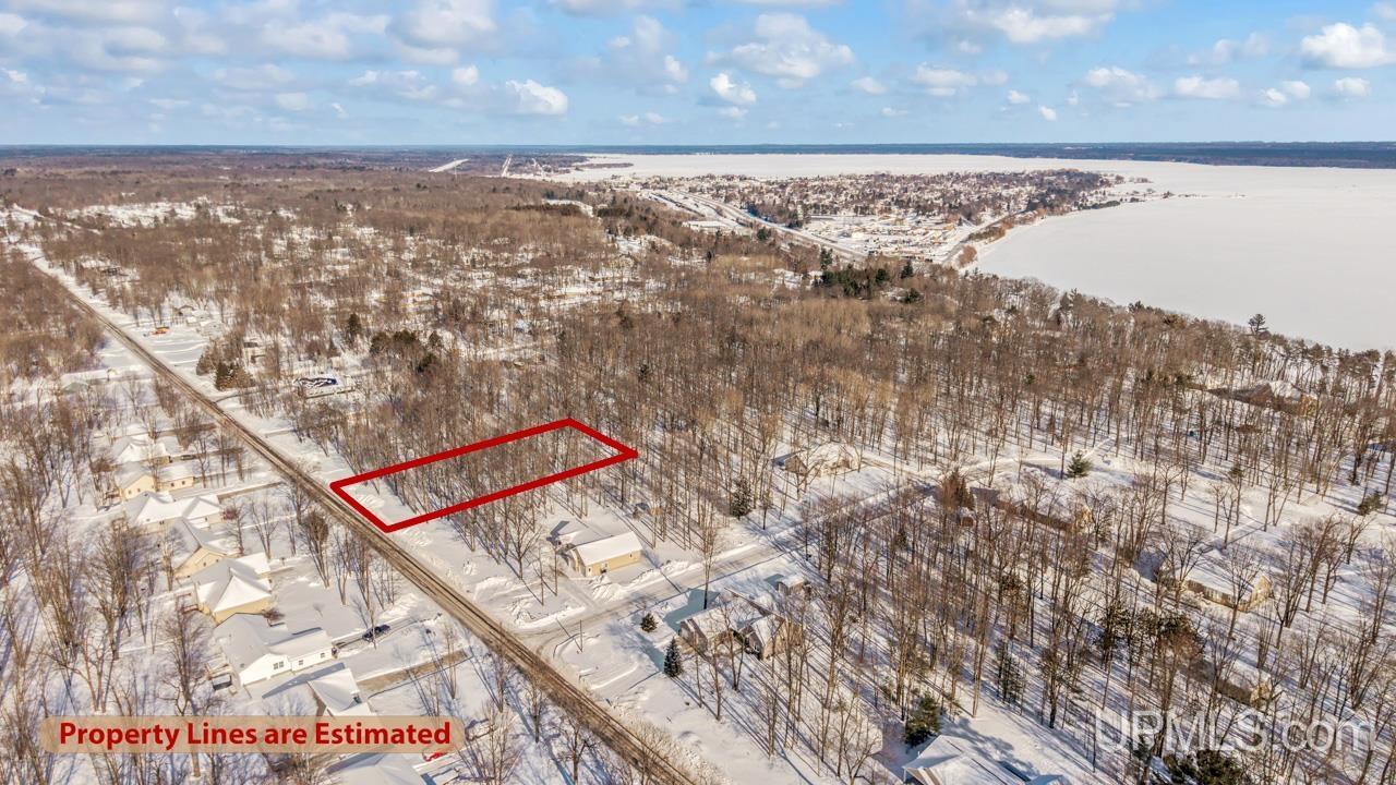 57 Tipperary Road, Gladstone, MI, 49837