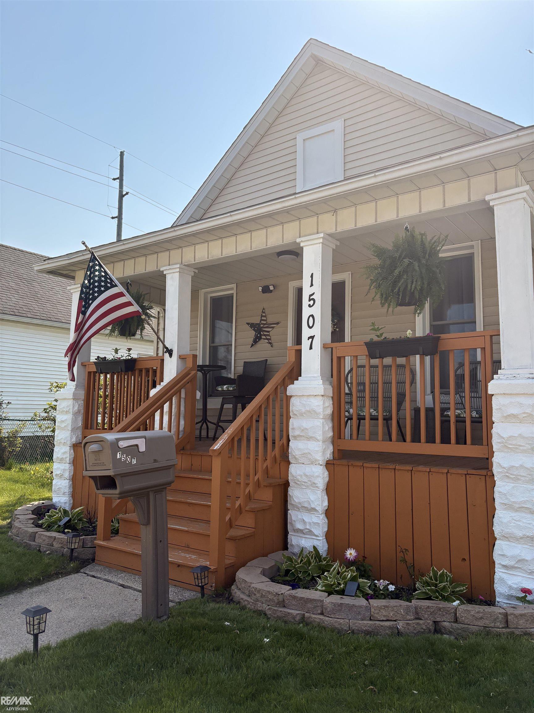 Homes for sale in Port Huron City St Clair, MI | 1507 Elk St, Port Huron City St Clair, MI 48060 | MLS# 58050198042