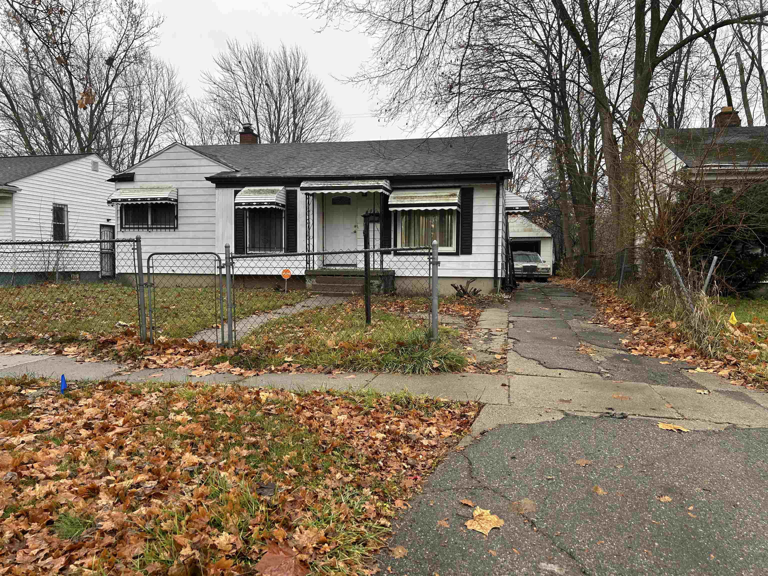 1909 Cherrylawn Drive, Flint, MI, 48504