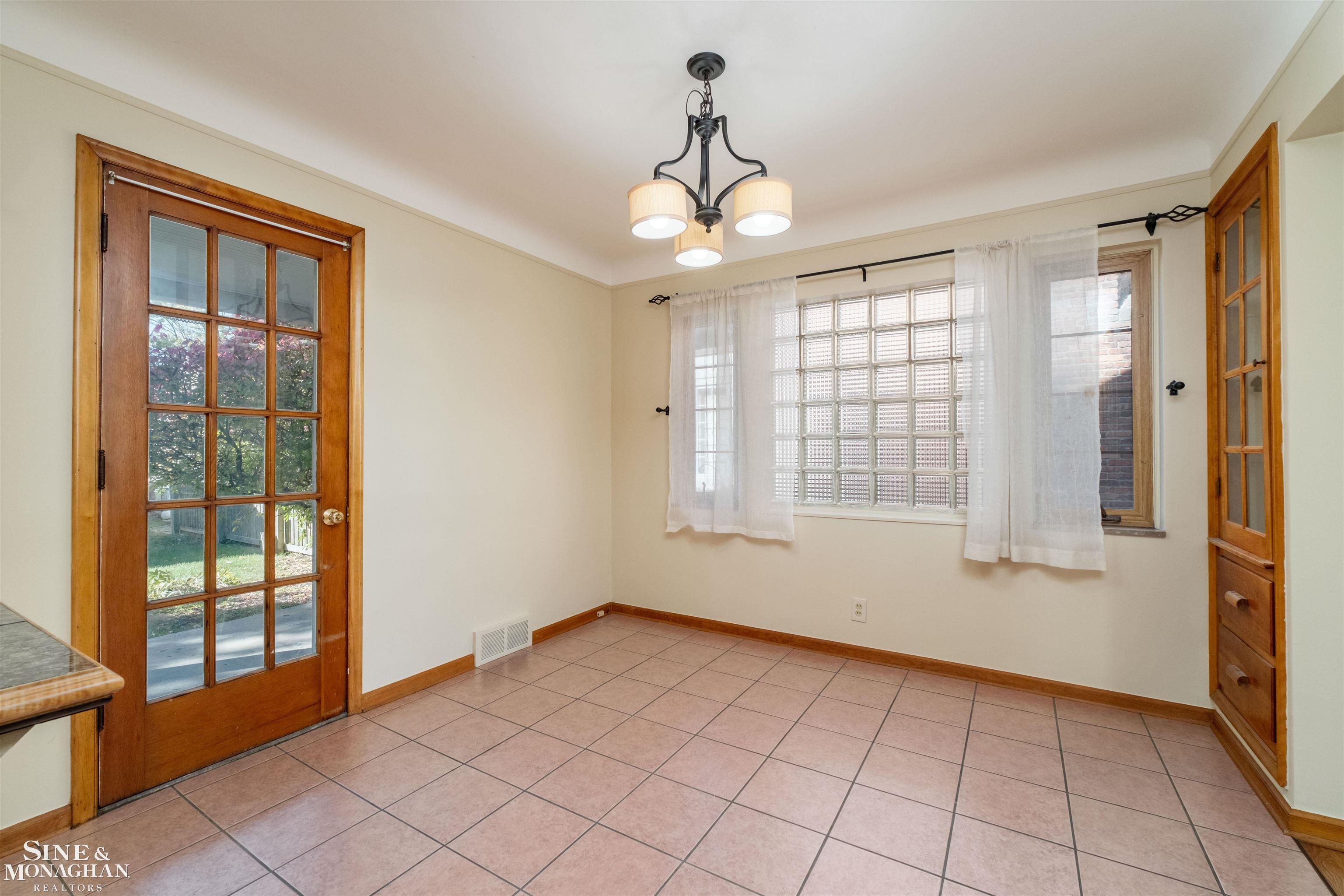 Grosse Pointe Farms, MI, 48236