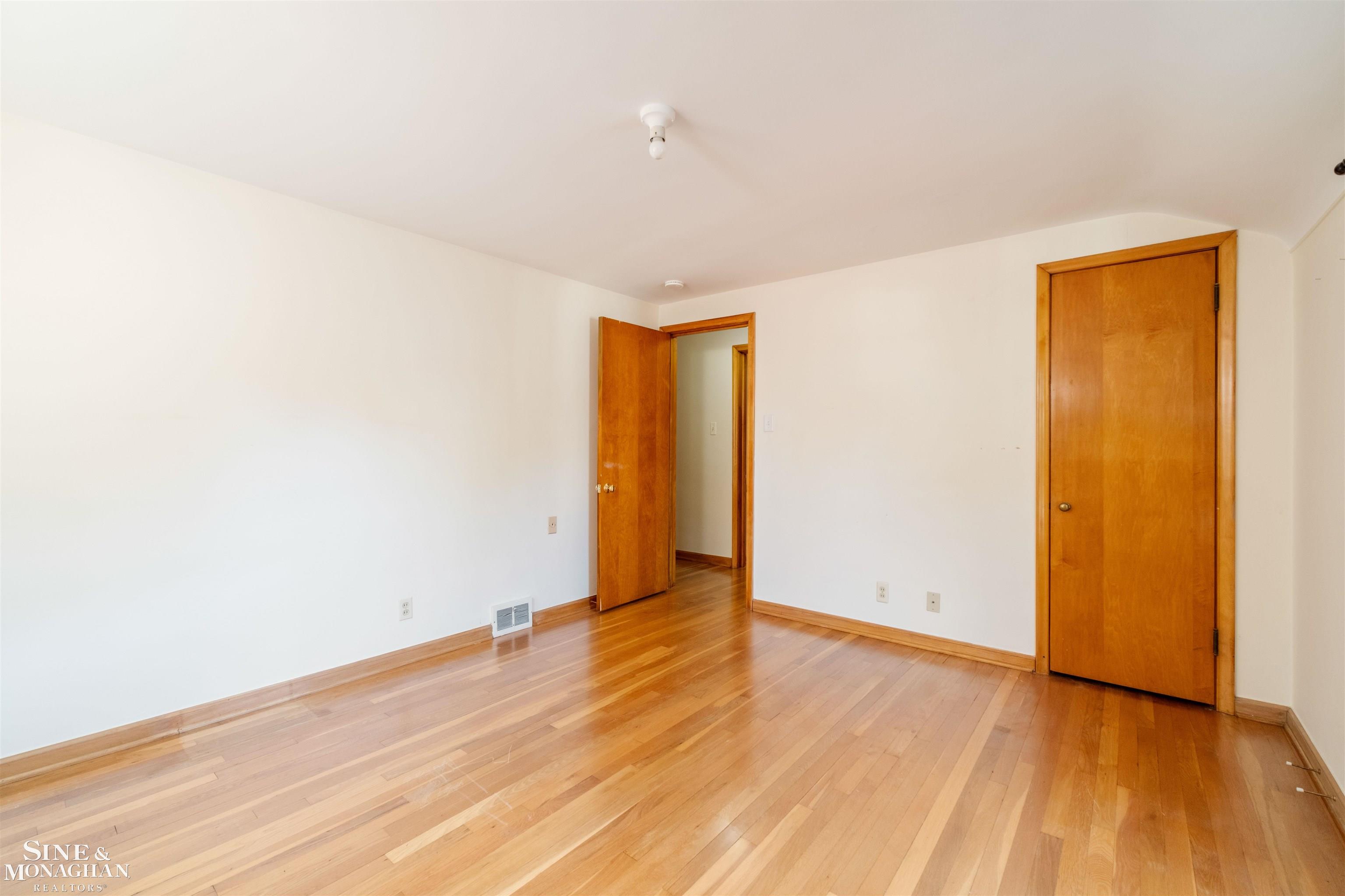 Grosse Pointe Farms, MI, 48236