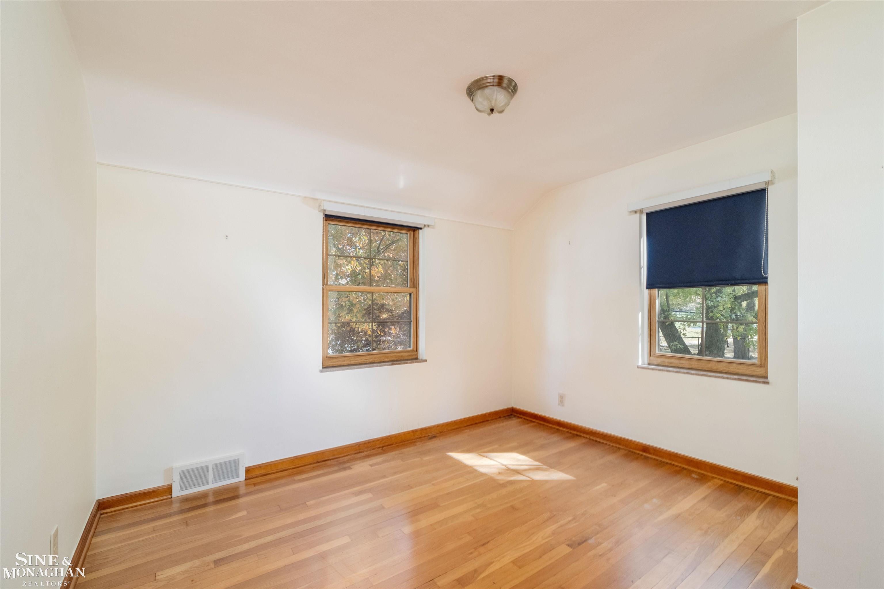 Grosse Pointe Farms, MI, 48236