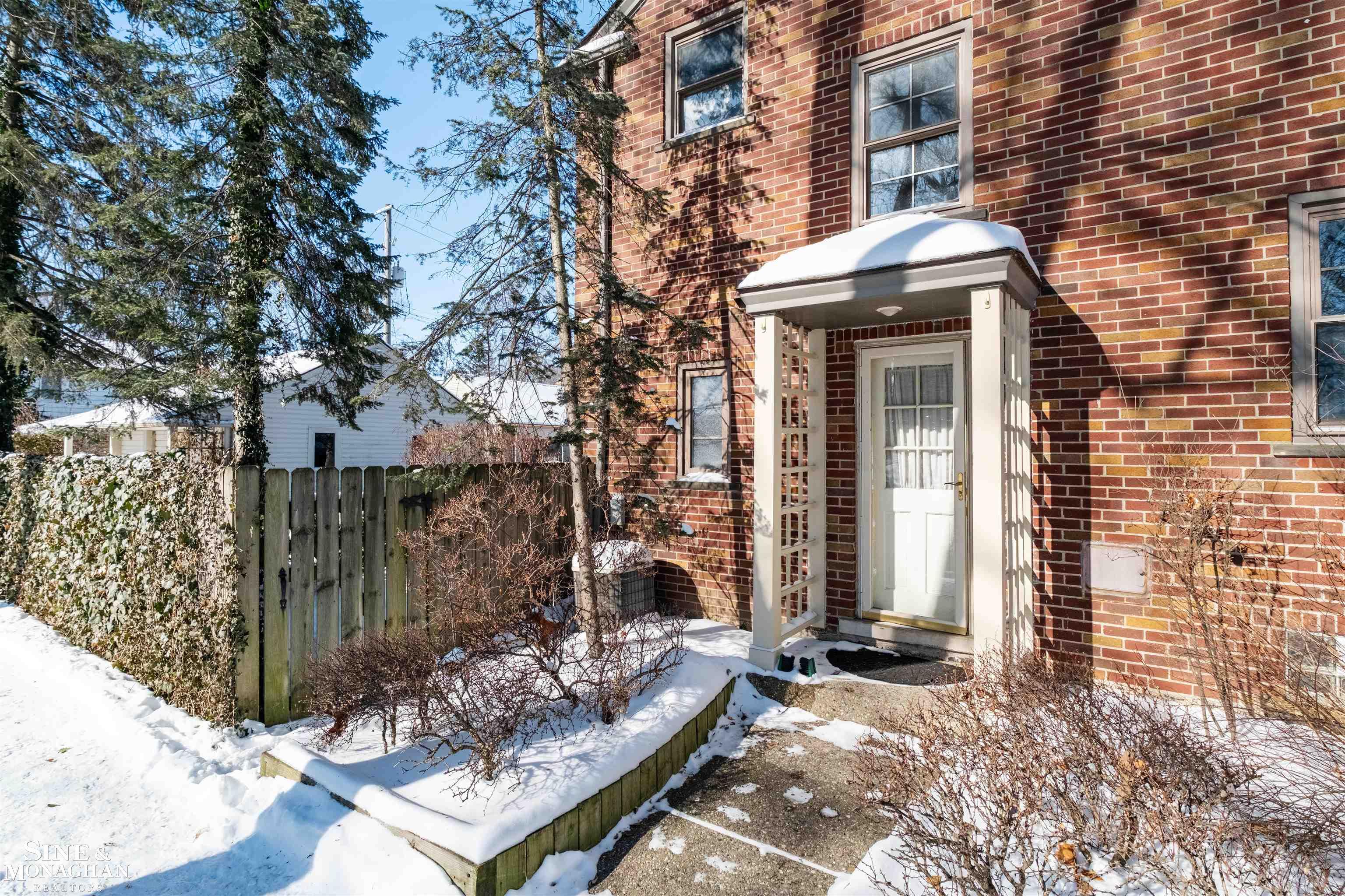 Grosse Pointe Farms, MI, 48236