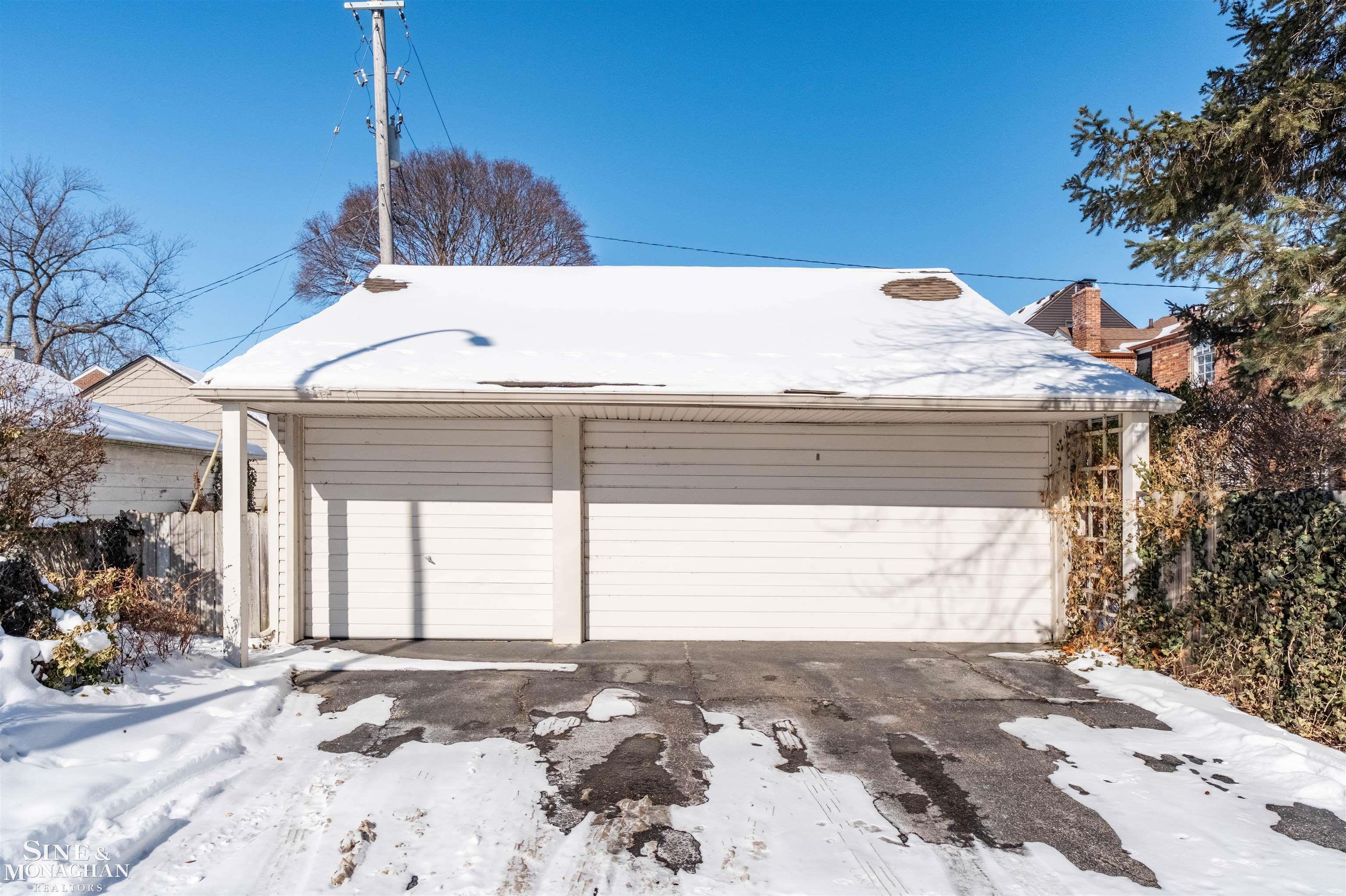 Grosse Pointe Farms, MI, 48236