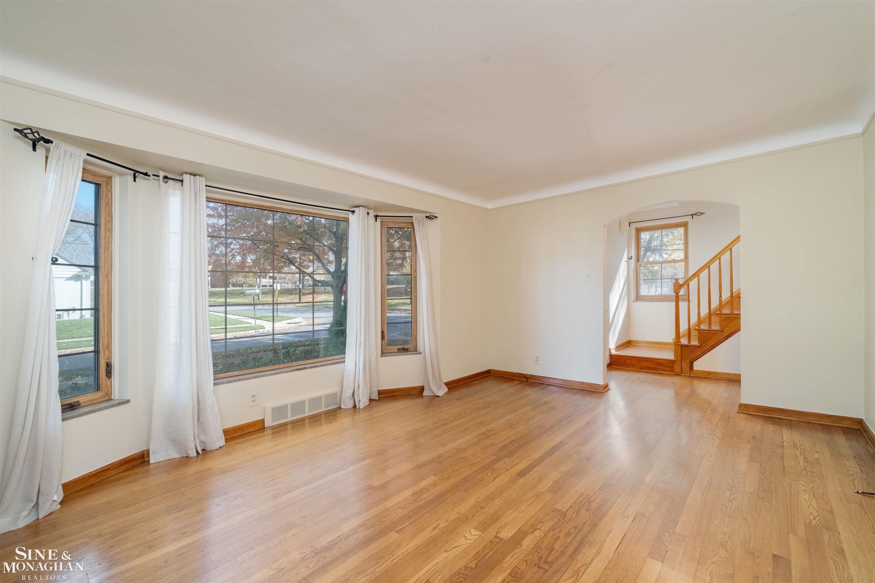 Grosse Pointe Farms, MI, 48236