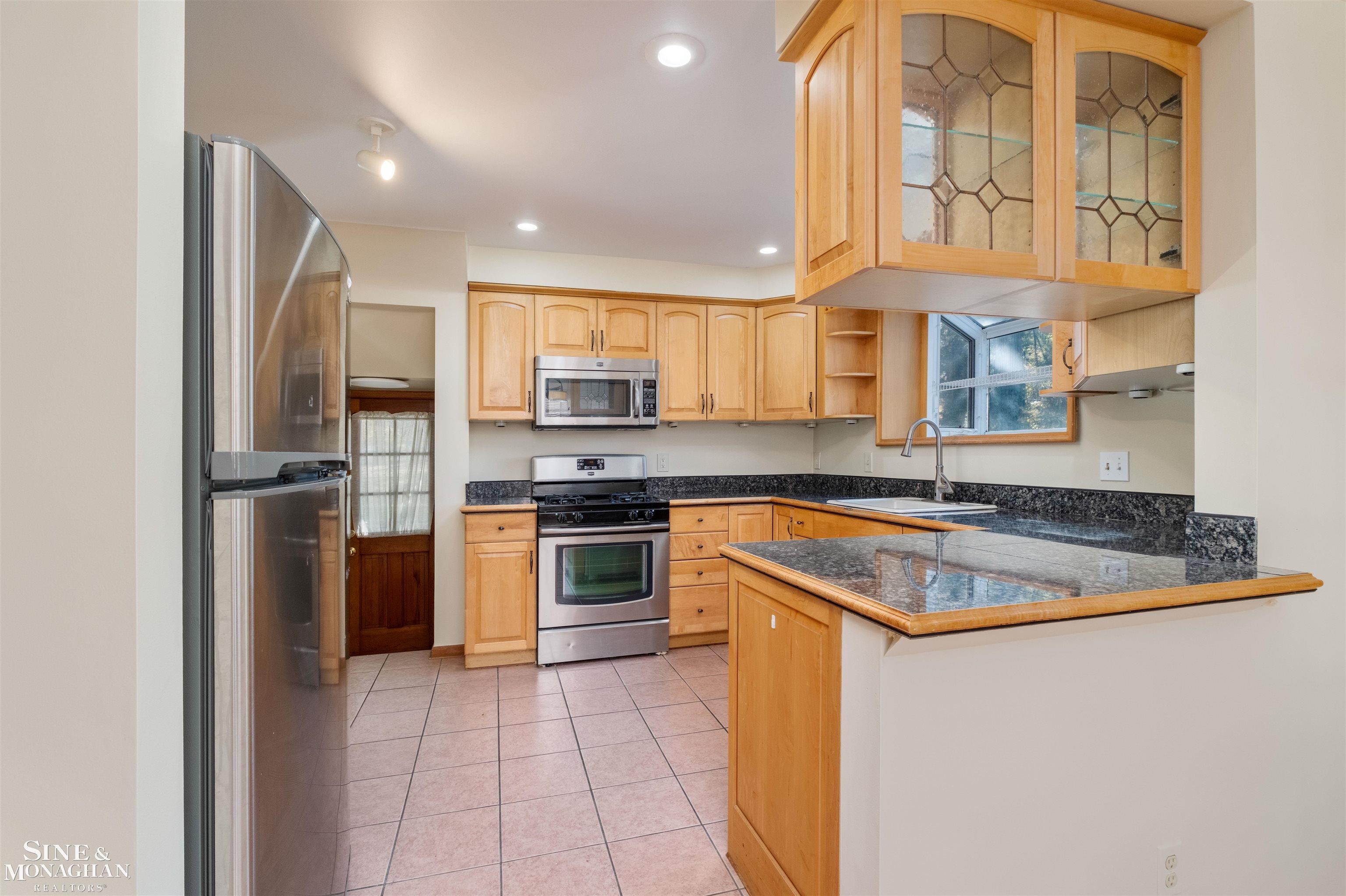 Grosse Pointe Farms, MI, 48236